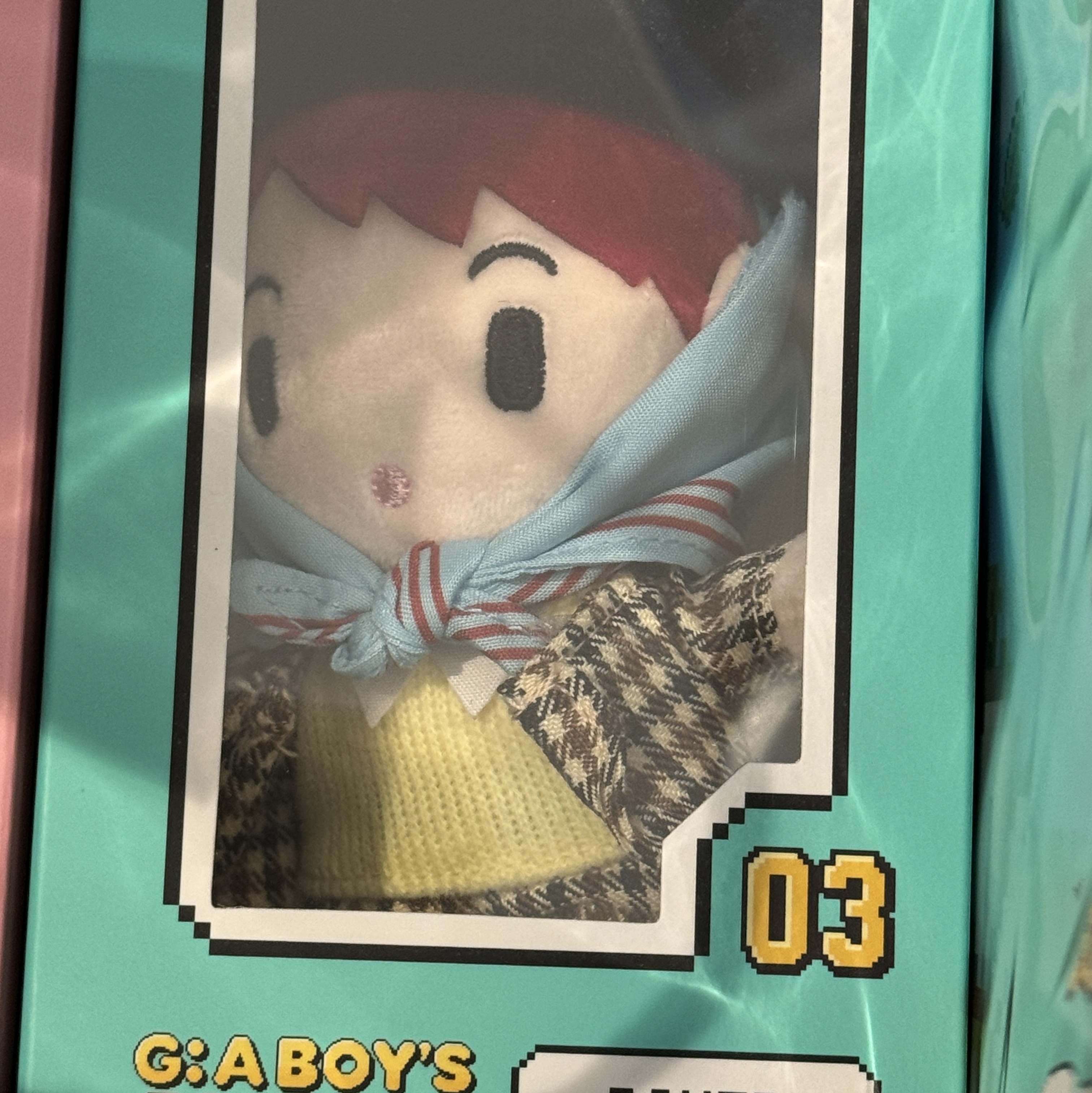 G-DRAGON x Fam Pop-Up G:A Boy's Journey Plush Keyring C Ver. 착용 스타일