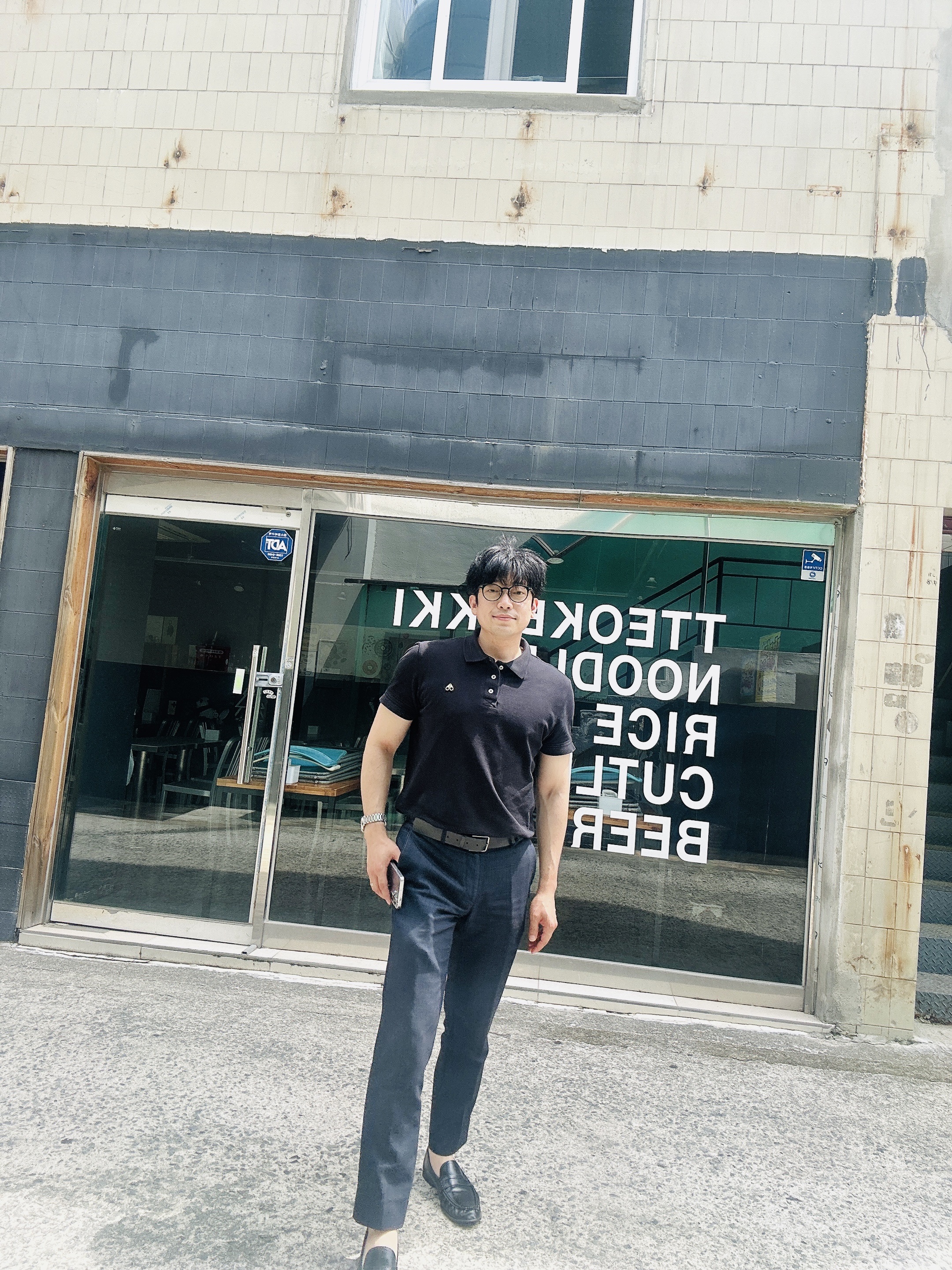 Moose Knuckles Pique Gold Polo Black, (W) Zara Soft Gathered Loafer Black 착용 스타일 - 2