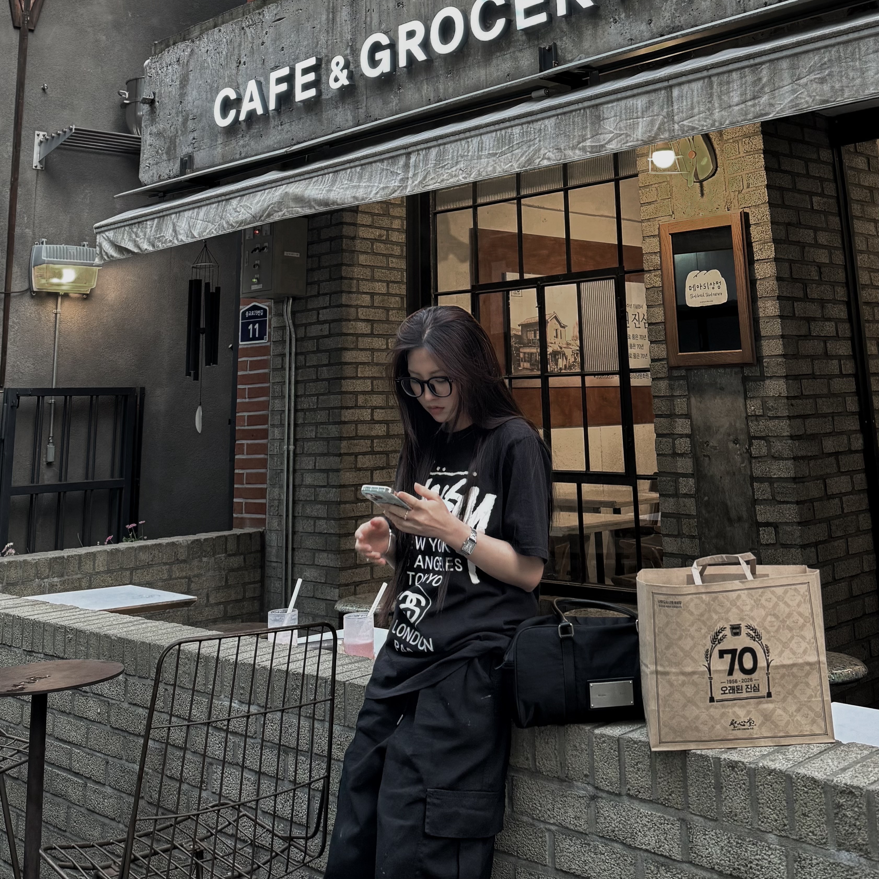 Stussy DSM World Tour T-Shirt Black, Casio LTP-V007D-7B 착용 스타일 - 2
