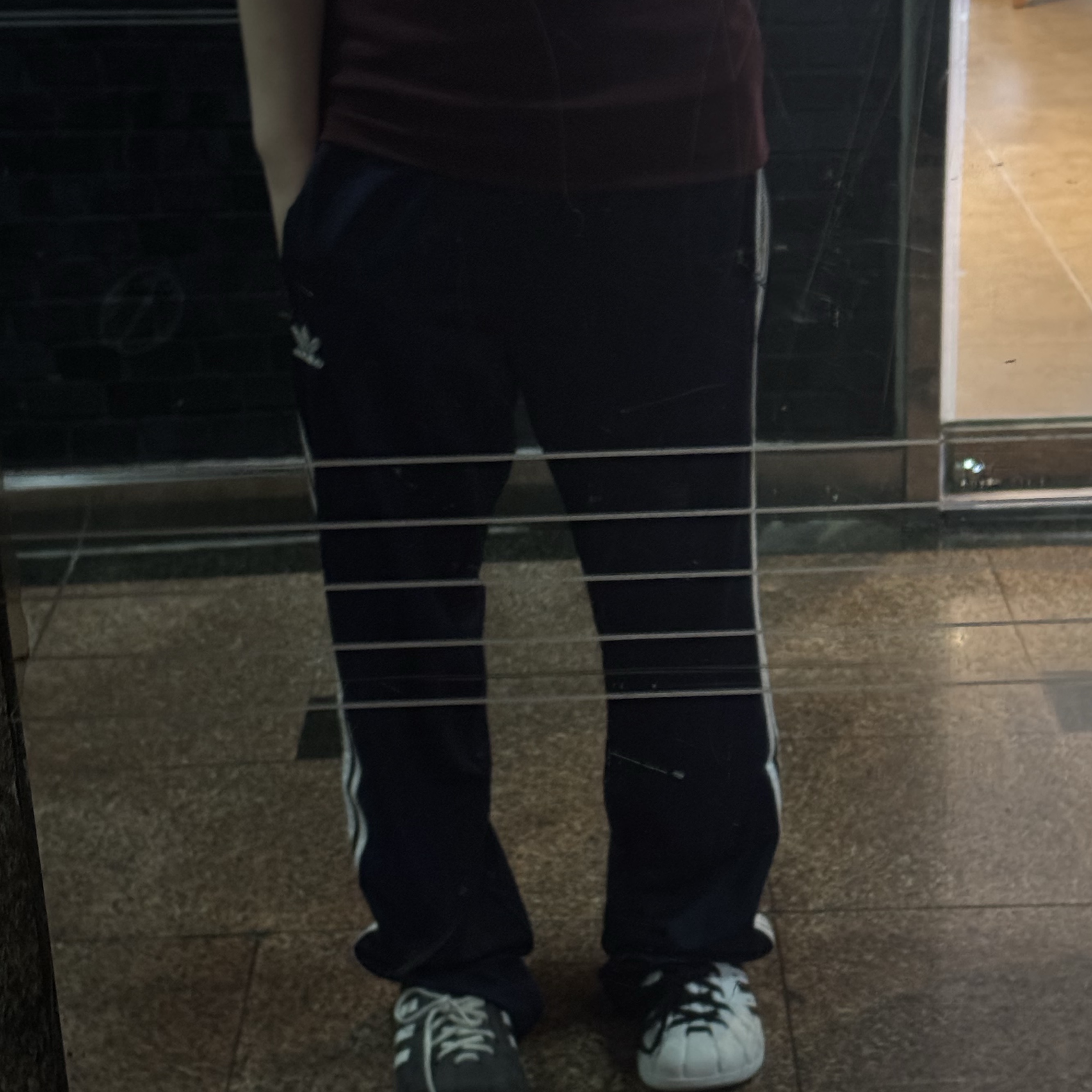 Adidas Adicolor Classics Firebird Track Pants Night Indigo - KR Sizing, thisisneverthat T-Logo T-Shirt Heather Grey 착용 스타일 - 2