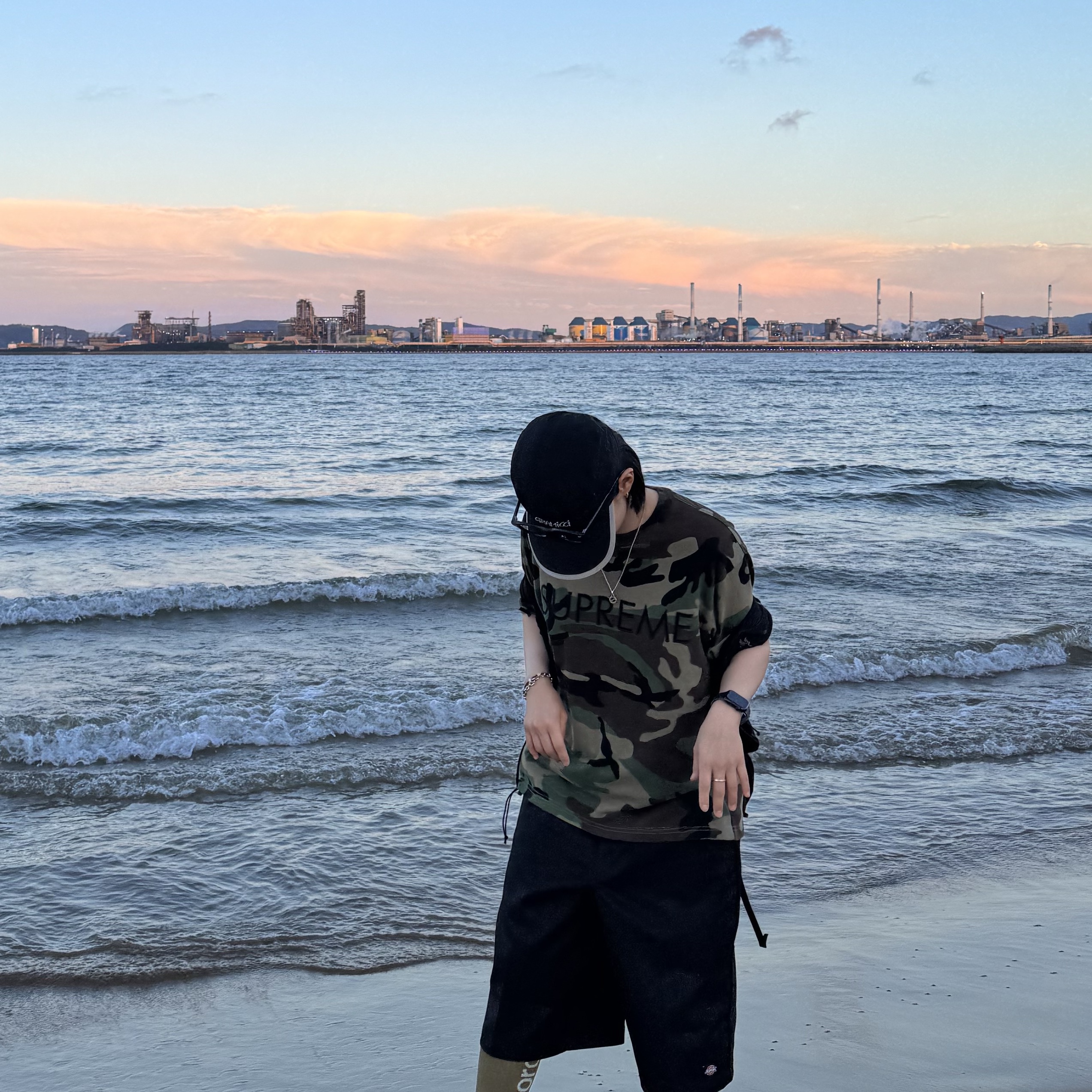 Supreme Capital S/S Top Woodland Camo - 25SS 착용 스타일 - 2