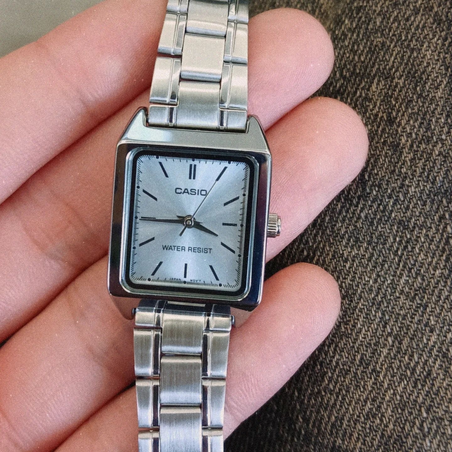 Casio LTP-V007D-2E 착용 스타일
