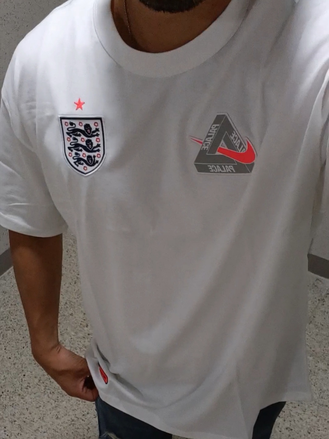 Palace x Nike England T-Shirt White 착용 스타일
