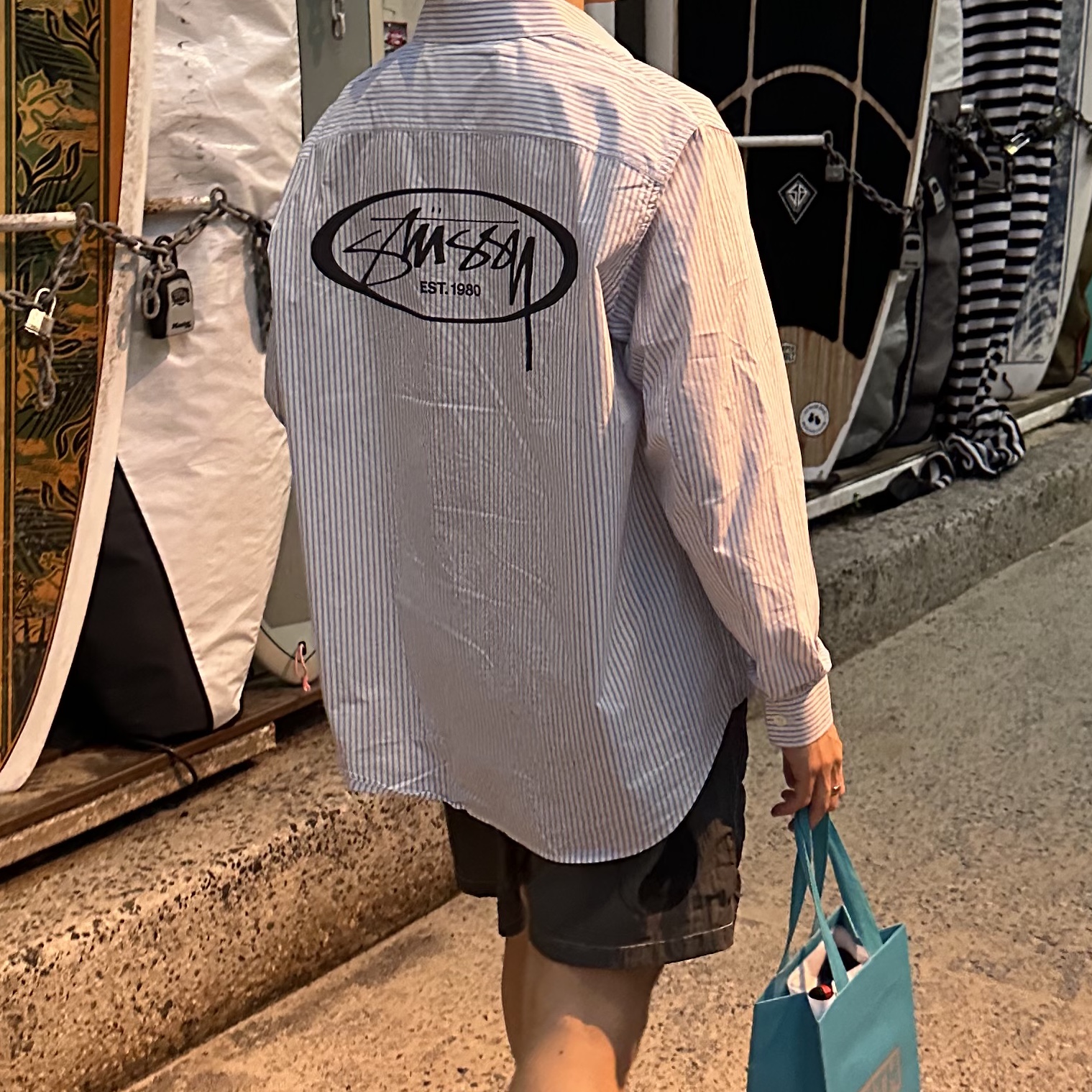 Stussy Standard Logo Shirt Blue Stripe 착용 스타일