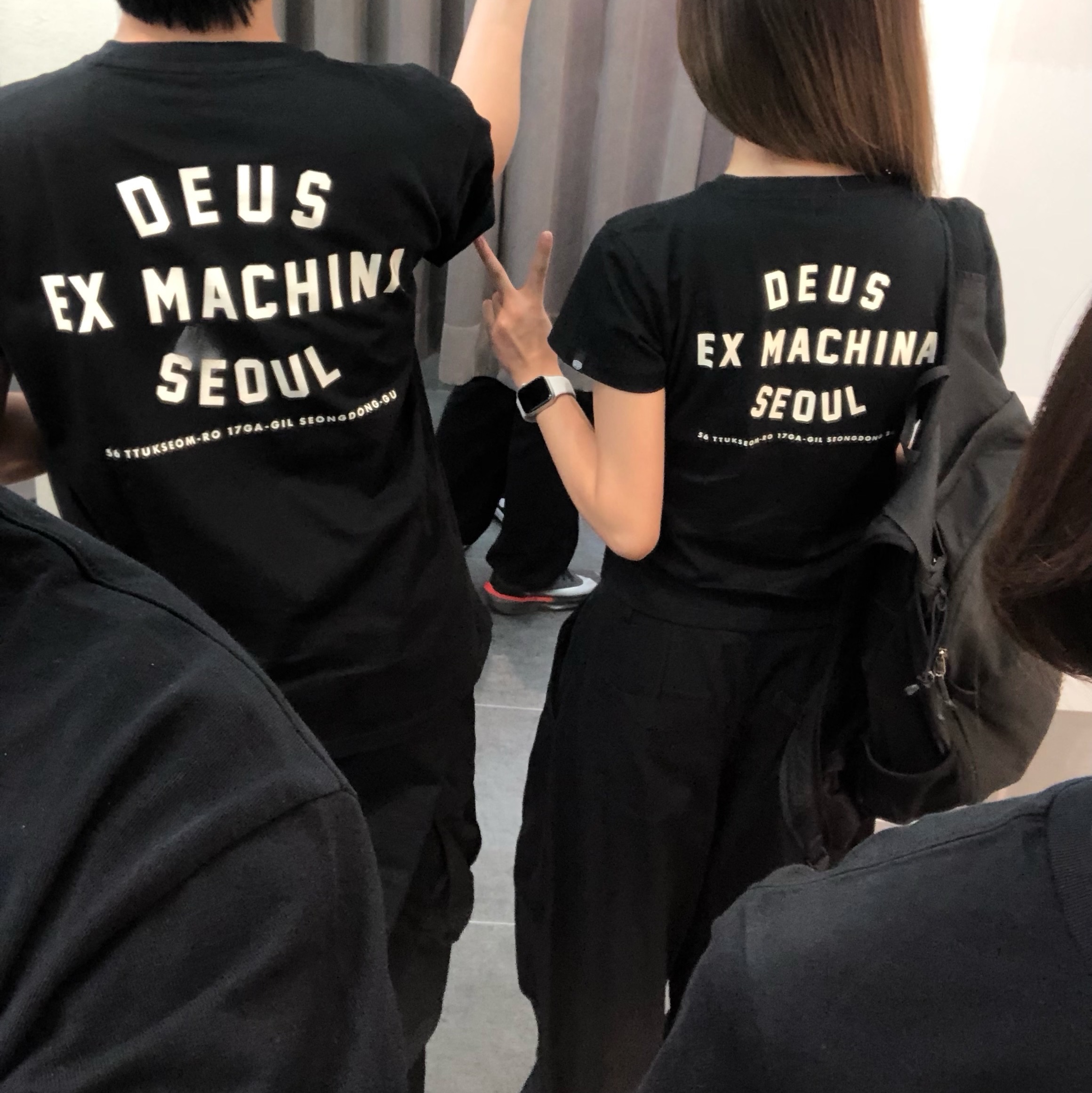 (W) Deus Ex Machina Seoul College Address T-Shirt Black, Deus Ex Machina Deus Seoul College Address T-Shirt Black 착용 스타일