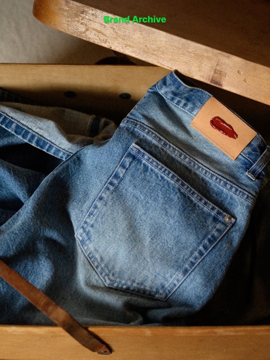AKRYL Icon Canvas Bag Natural - 26FW, AKRYL Flex Double Breasted Jacket Charcoal - 26FW 착용 스타일 - 4
