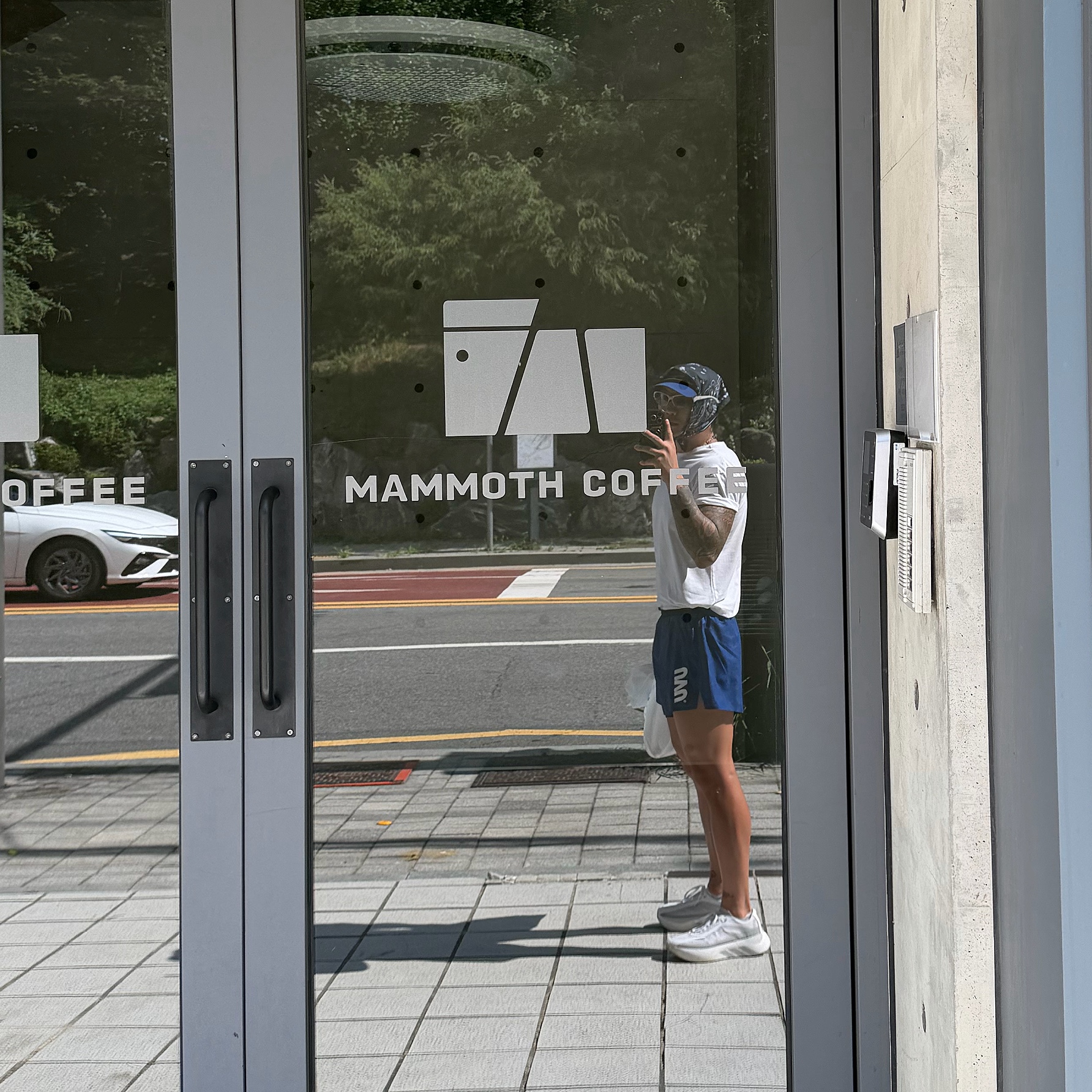 UVU Tokyo '26 Split Shorts Blue 착용 스타일