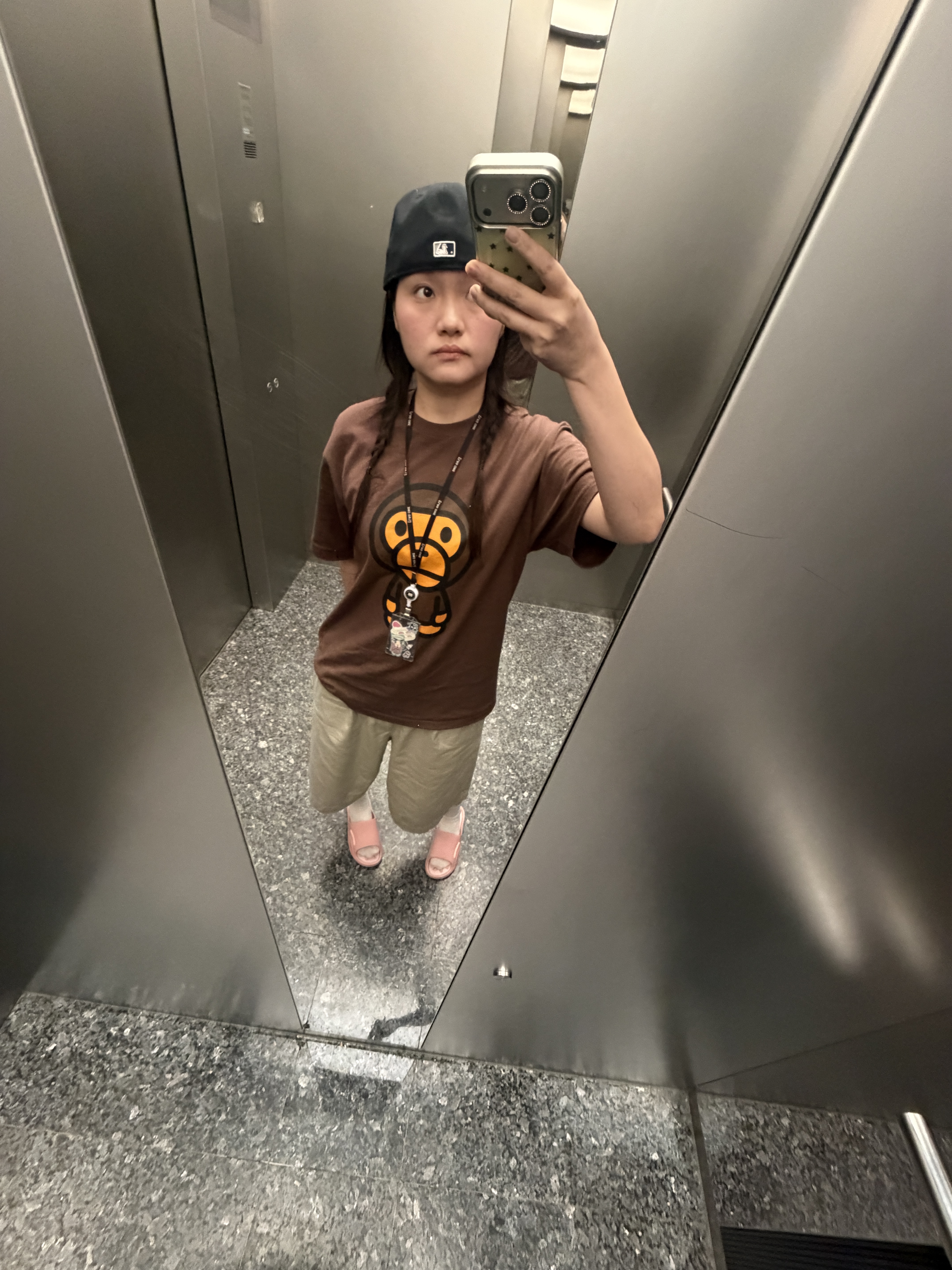BAPE Big Baby Milo T-Shirt Brown, New Era 59Fifty MLB Authentic New York Yankees Game Navy 착용 스타일