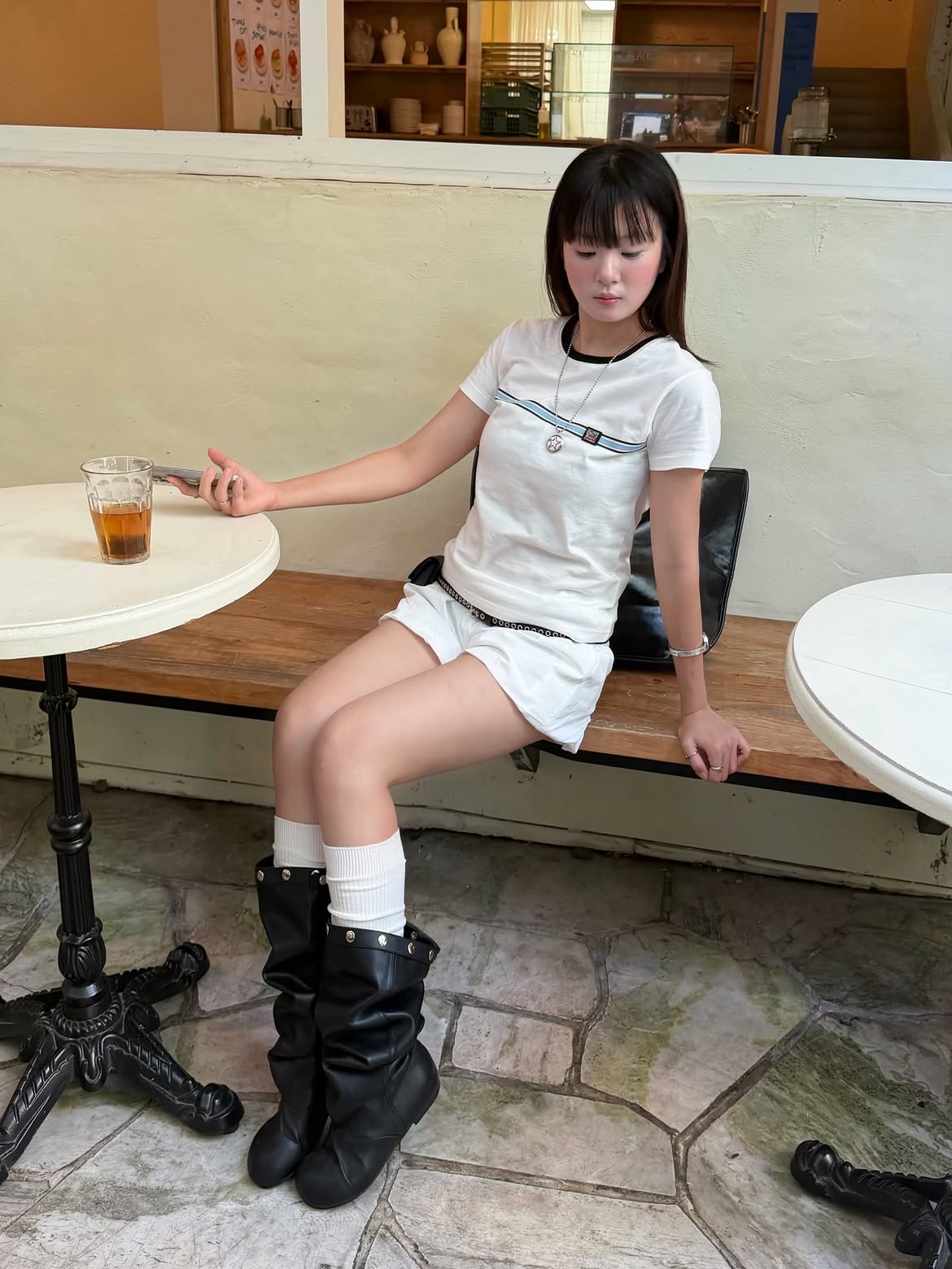 SPORT CHAMBER Women Glide Short-Sleeve T-Shirt White 착용 스타일 - 2
