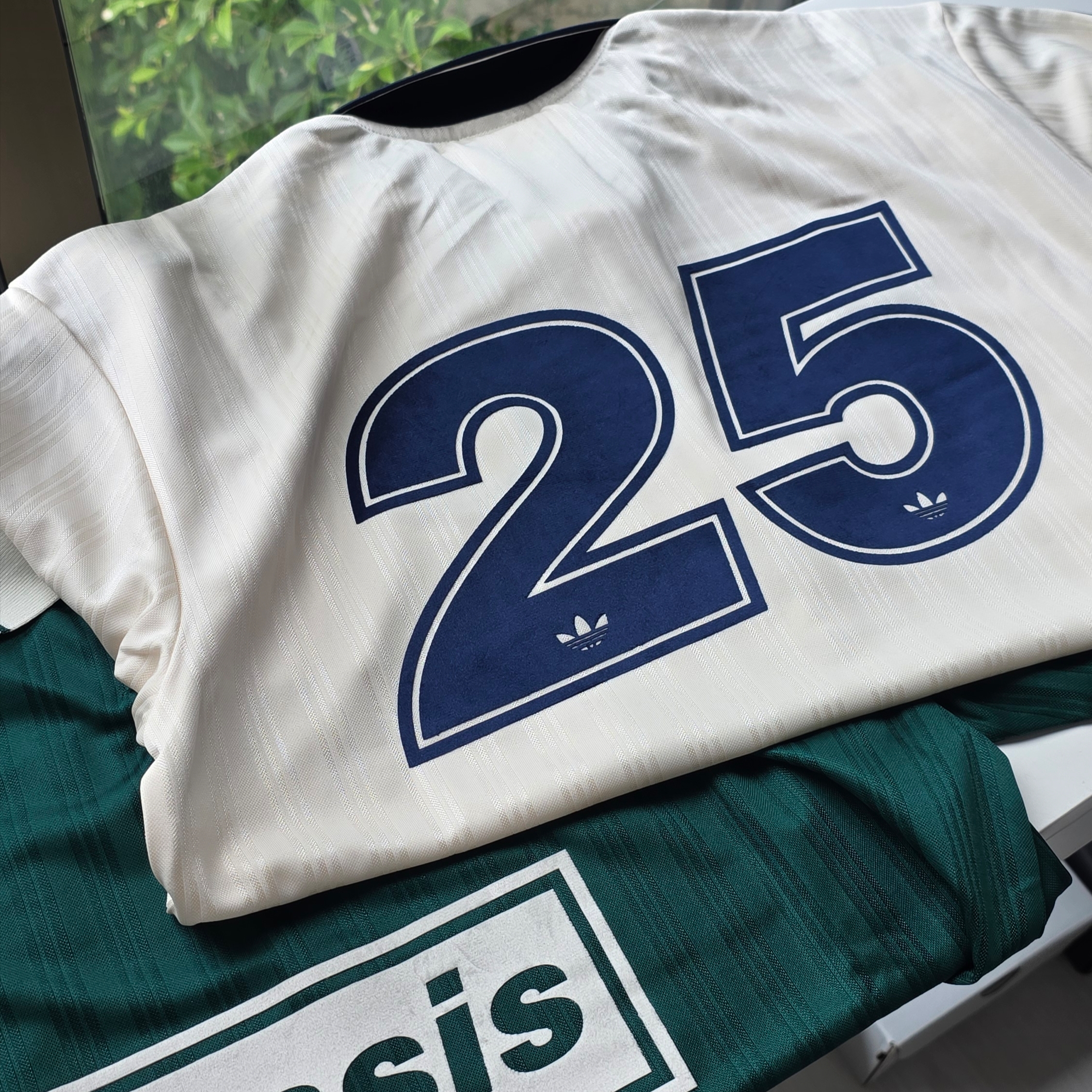 Adidas x Oasis Tour Jacquard Jersey Cream White Night Indigo - KR Sizing 착용 스타일 - 5