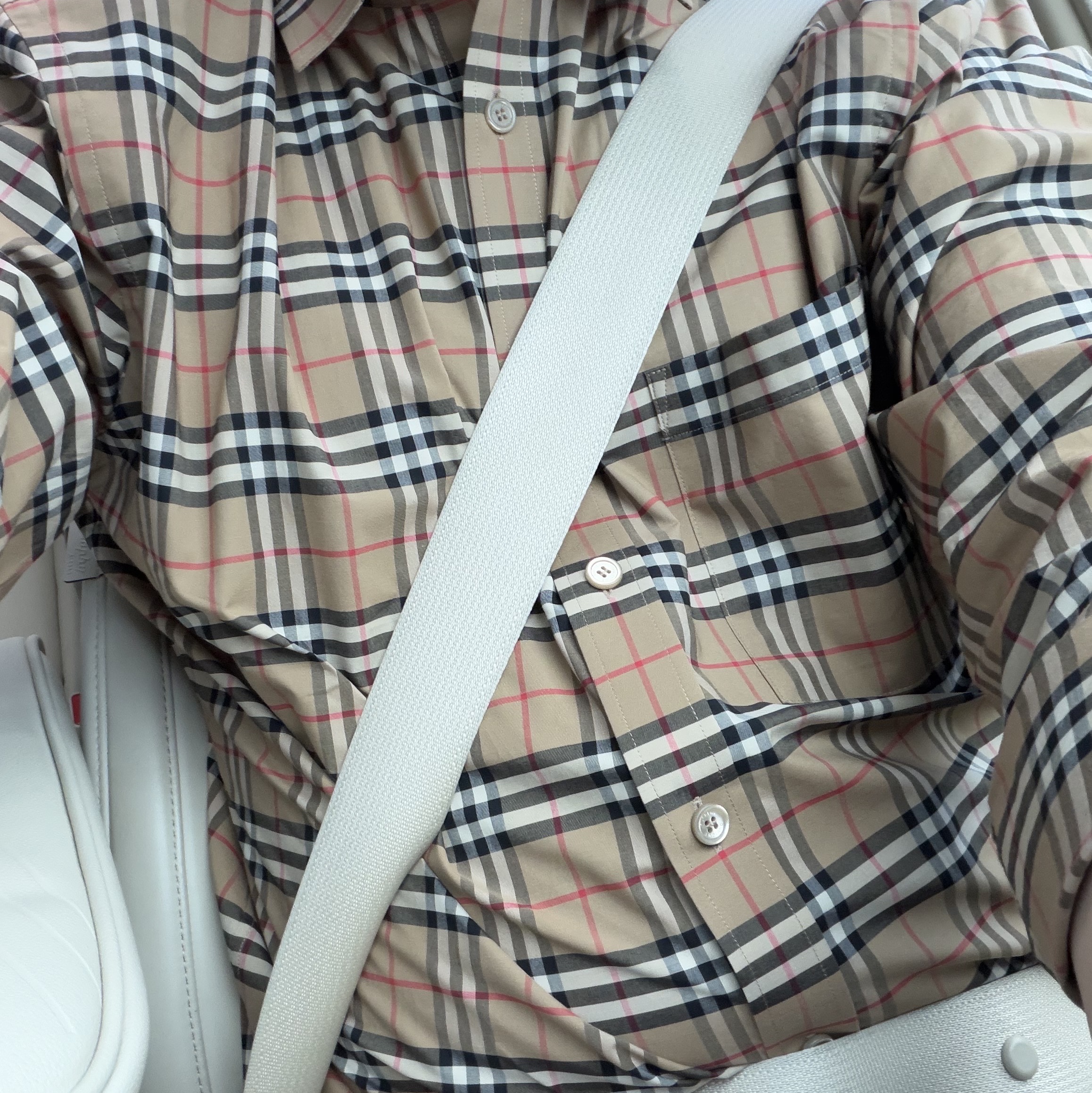 Burberry Small Scale Check Stretch Cotton Shirt Archive Beige 착용 스타일