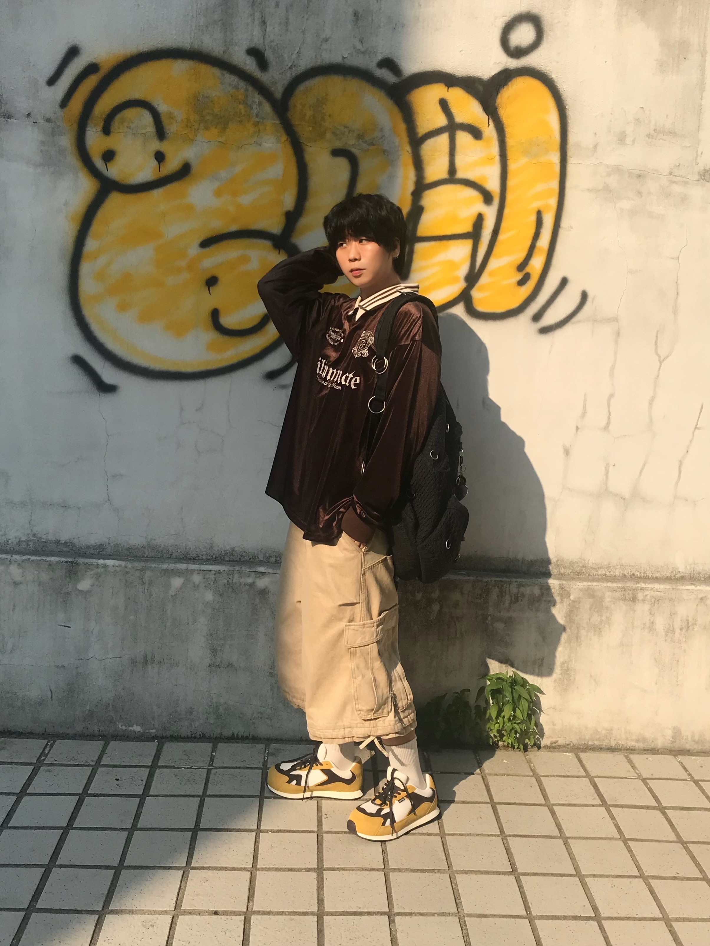ETCE Layered Back Cargo Shorts Beige 착용 스타일 - 2