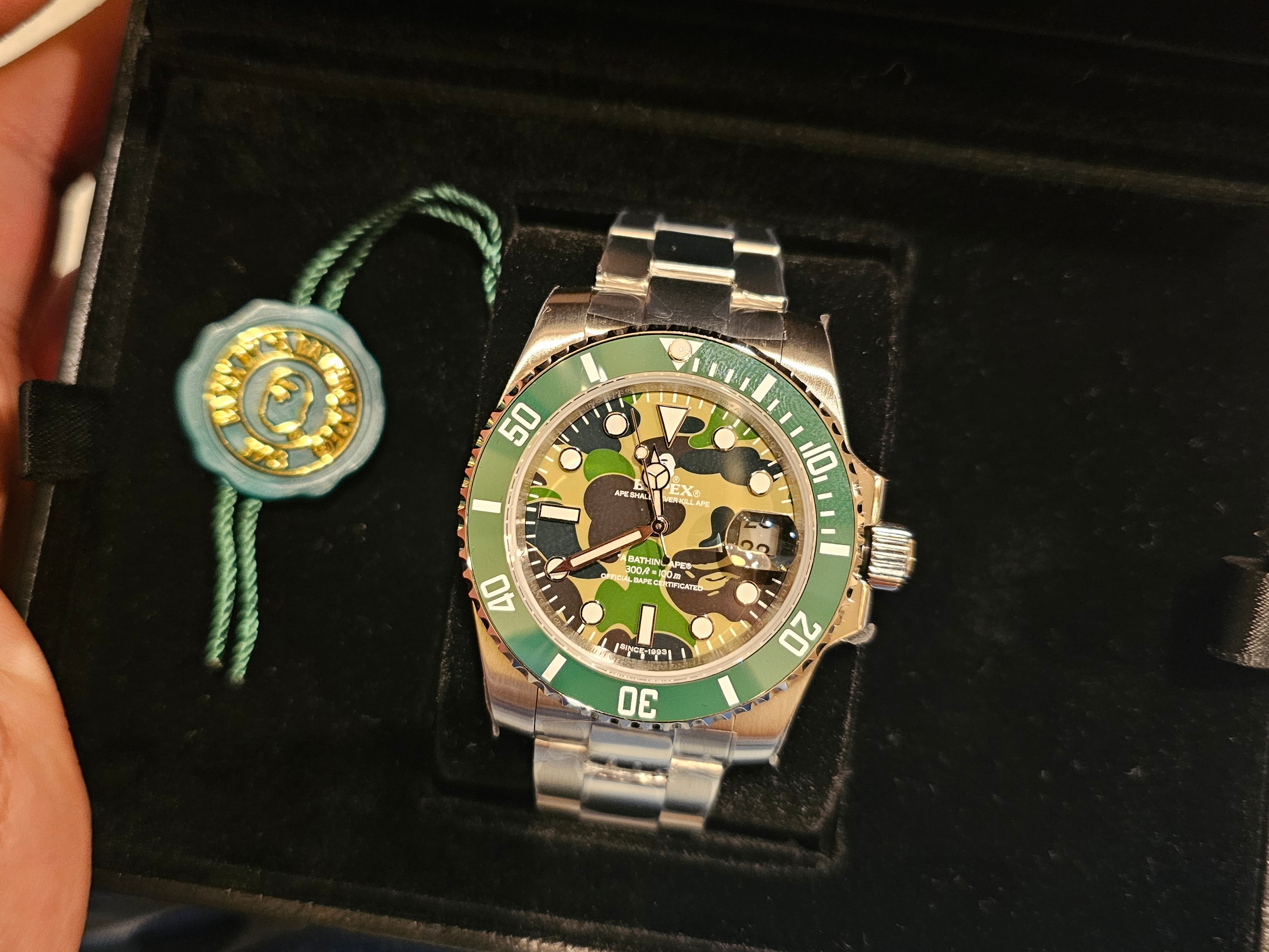 BAPE Type 1 Bapex Green 착용 스타일