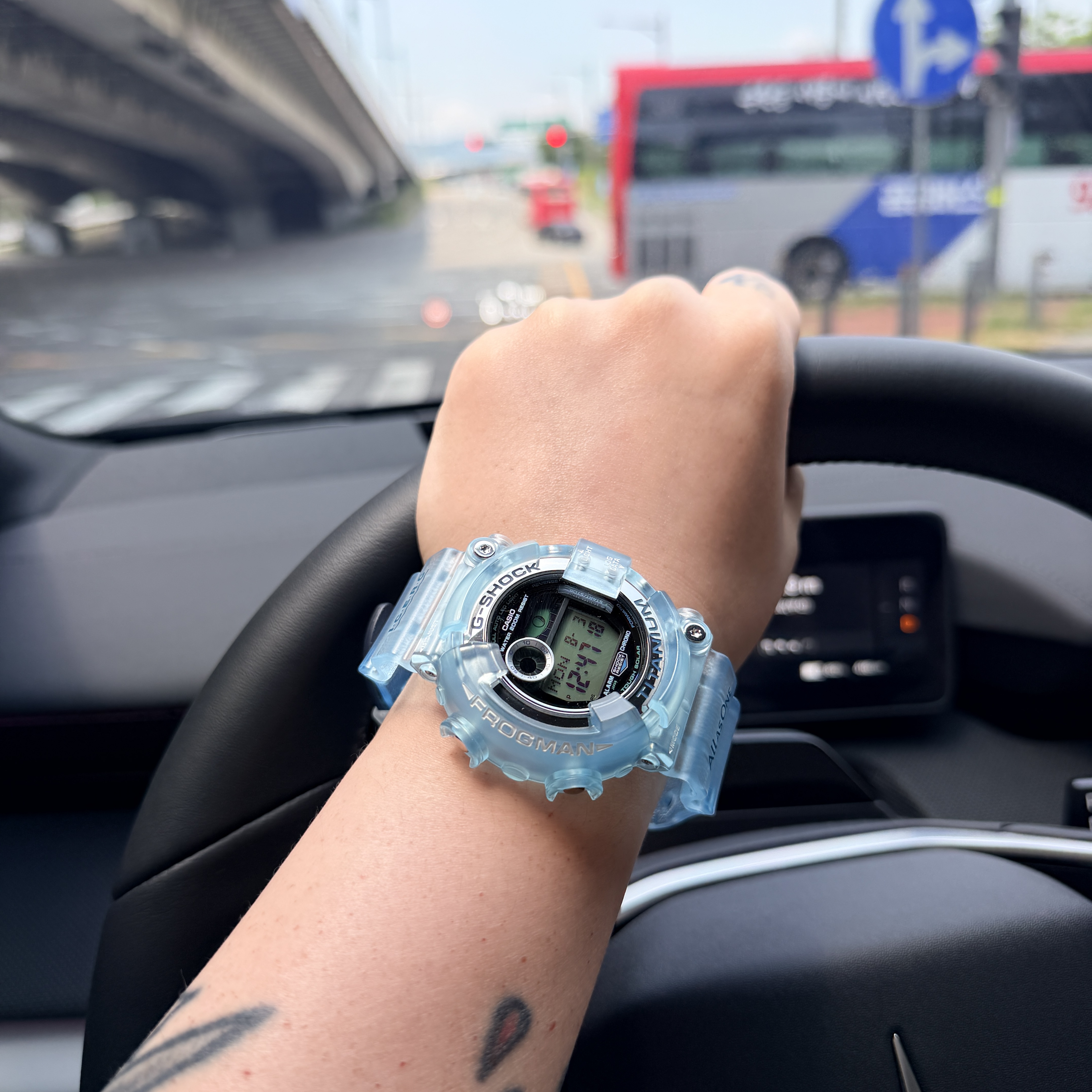Casio G-Shock x ICERC Japan GW-8202K-2JR 착용 스타일 - 2