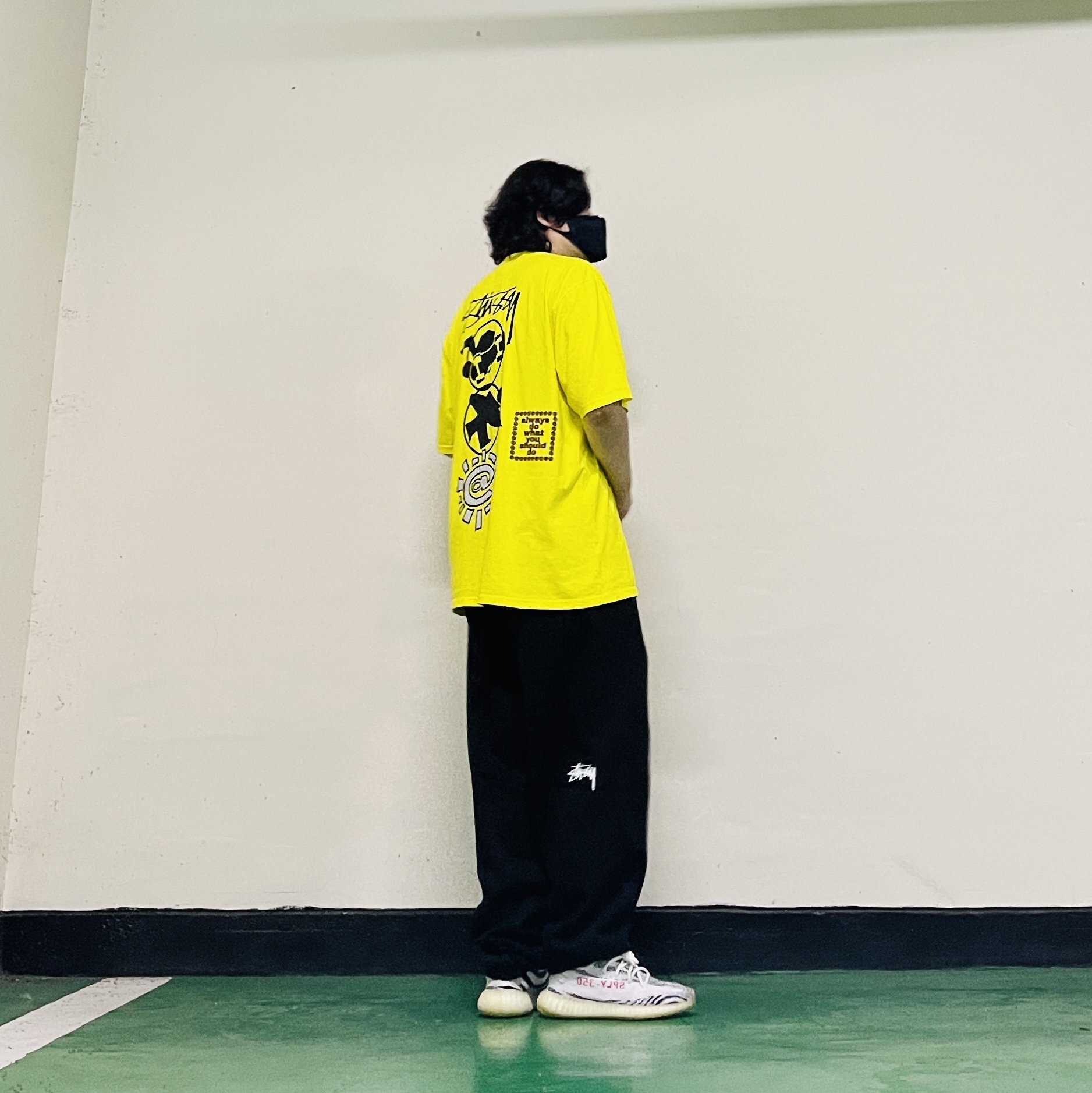 Stussy x Always Do What You Should Do Stack T-Shirt Yellow, Stussy x Always Do What You Should Do Stack Sweatpants Black 착용 스타일 - 6
