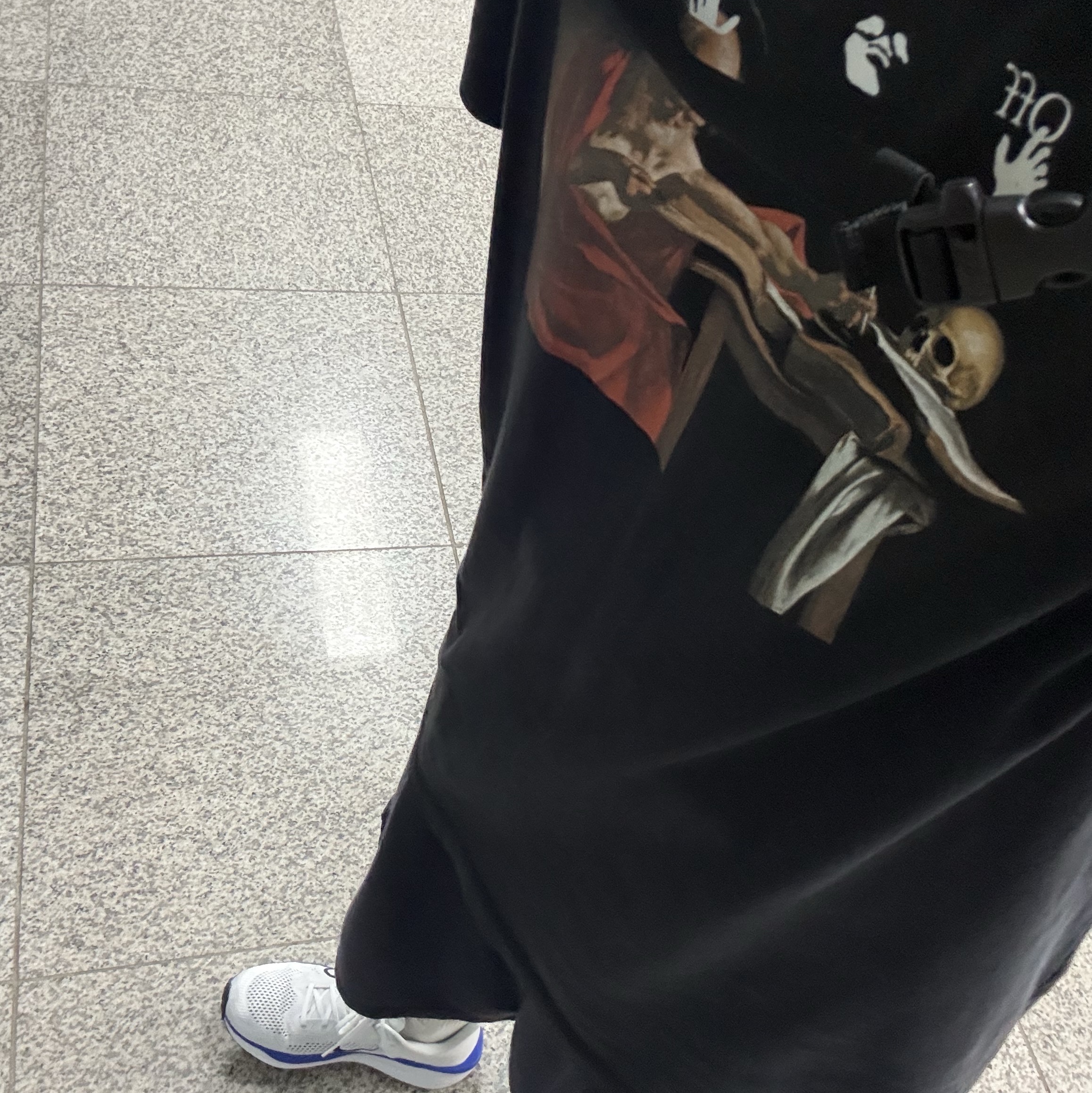 Off-White Caravaggio Painting Over S/S T-Shirt Black, Nike Quest 6 White Hyper Royal 착용 스타일