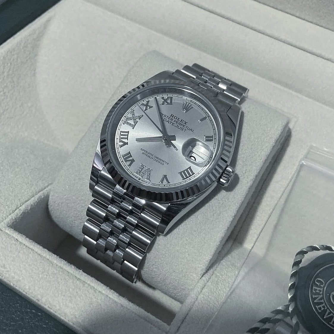 Rolex Datejust 36mm 126234 Silver Roman Diamond-Set Jubilee 착용 스타일