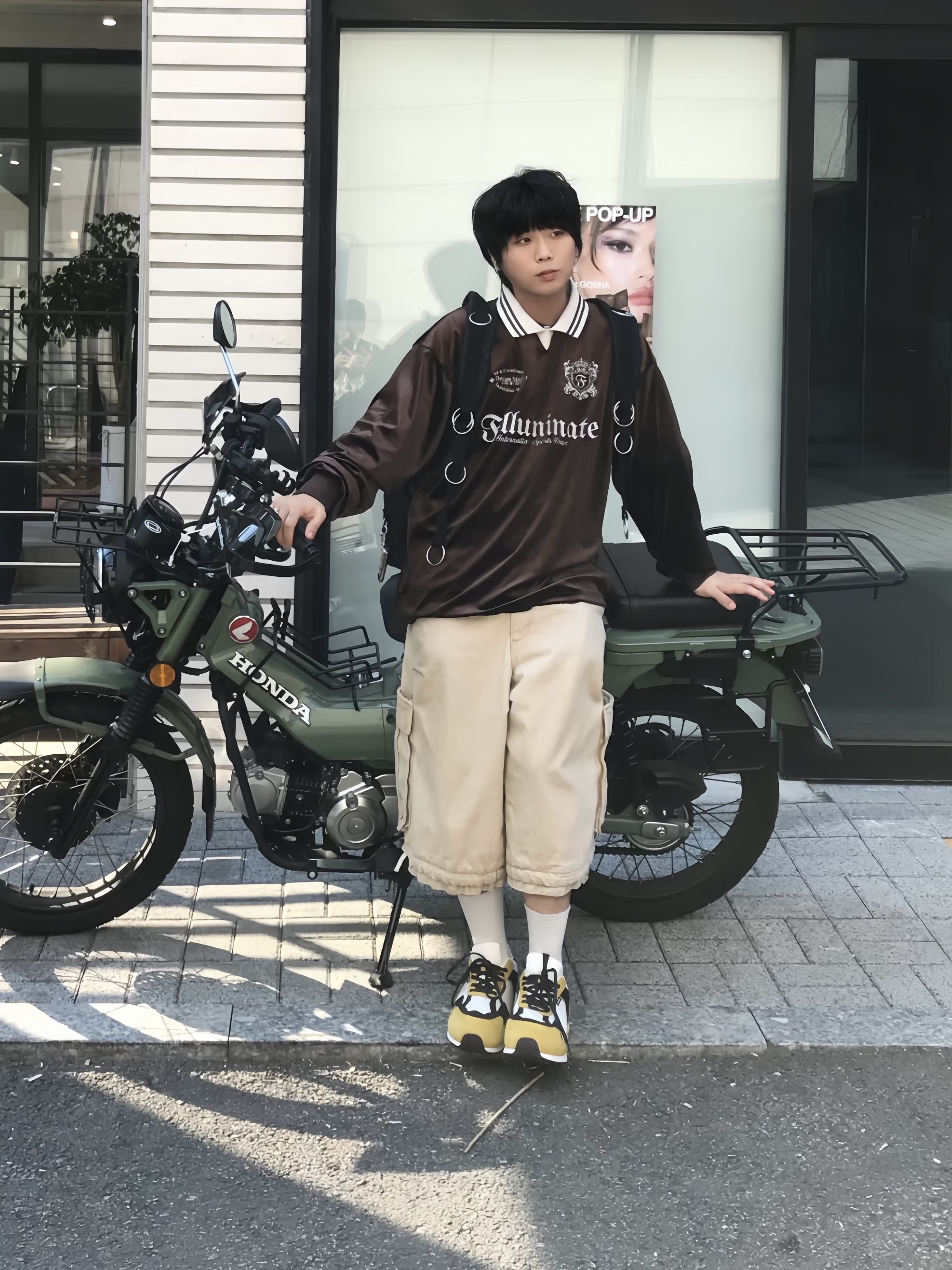 ETCE Layered Back Cargo Shorts Beige 착용 스타일 - 1