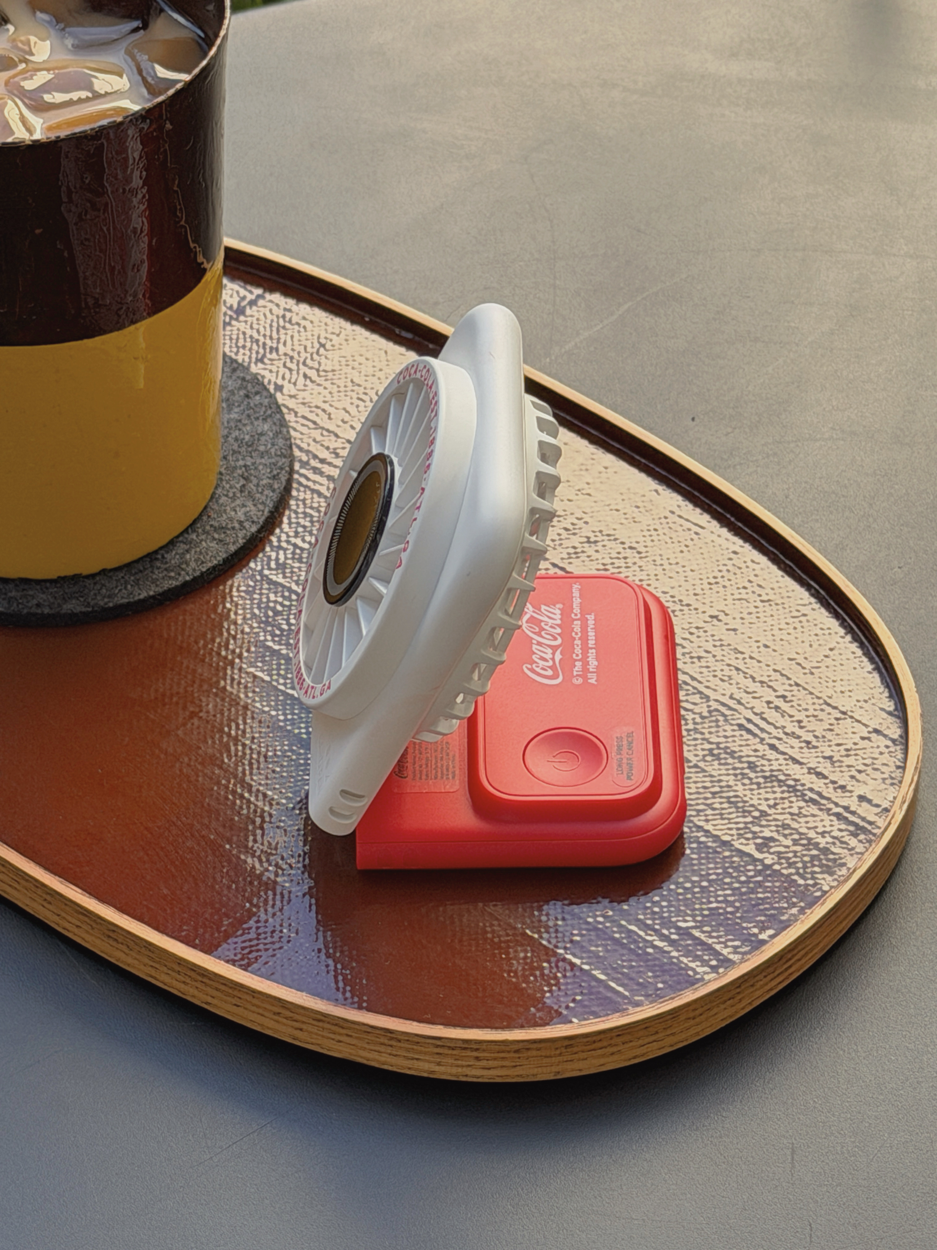 Coca-Cola Signature Foldable Portable Handheld Fan (CO-WFS05R) 착용 스타일 - 5