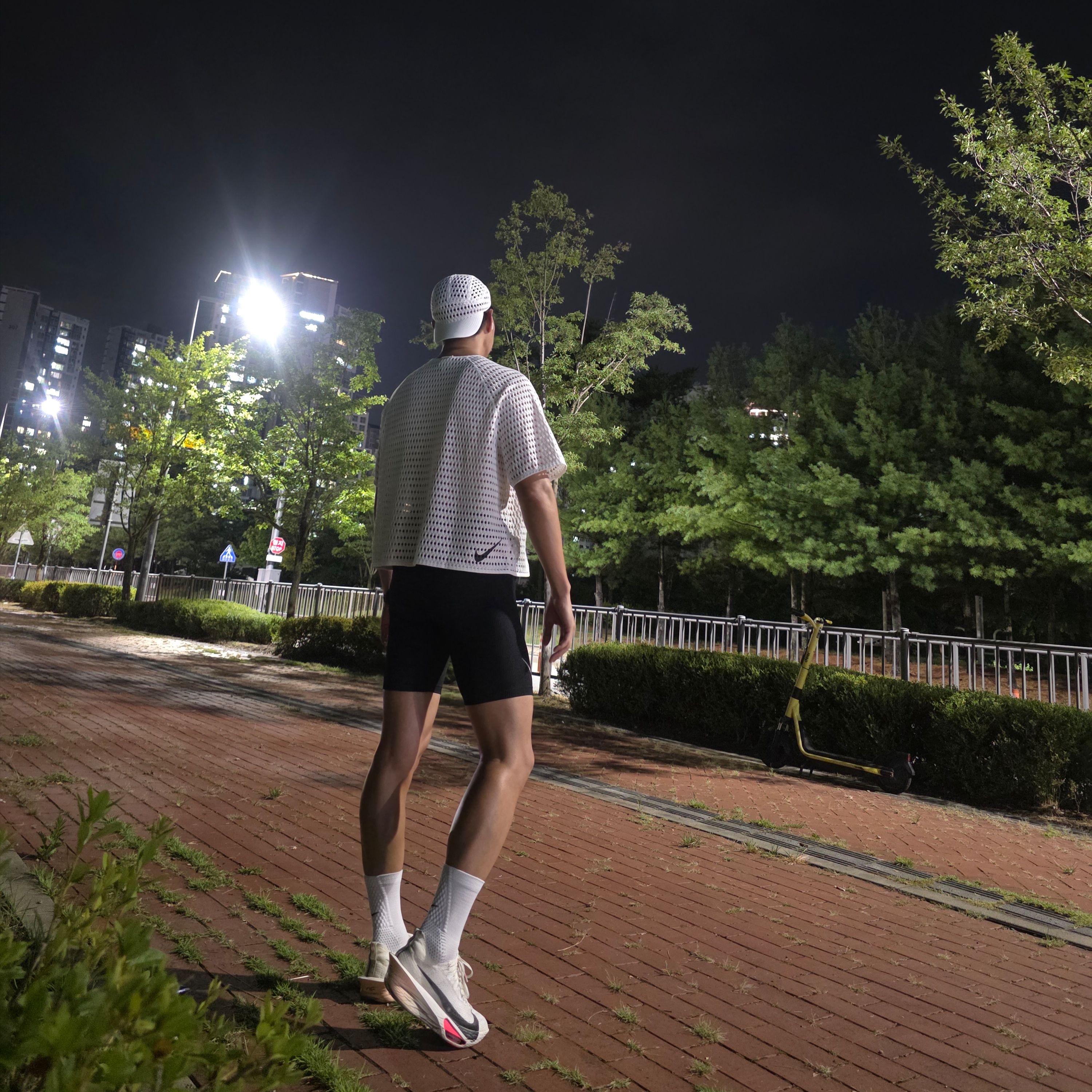 Nike ACG Radical Airflow Dri-Fit Short Sleeve Running Top White Anthracite - Asia 착용 스타일