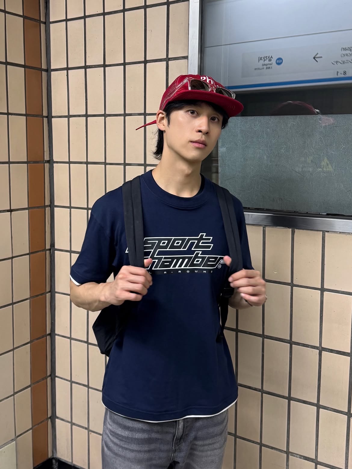 SPORT CHAMBER Pulse Logo T-Shirt Navy 착용 스타일 - 2