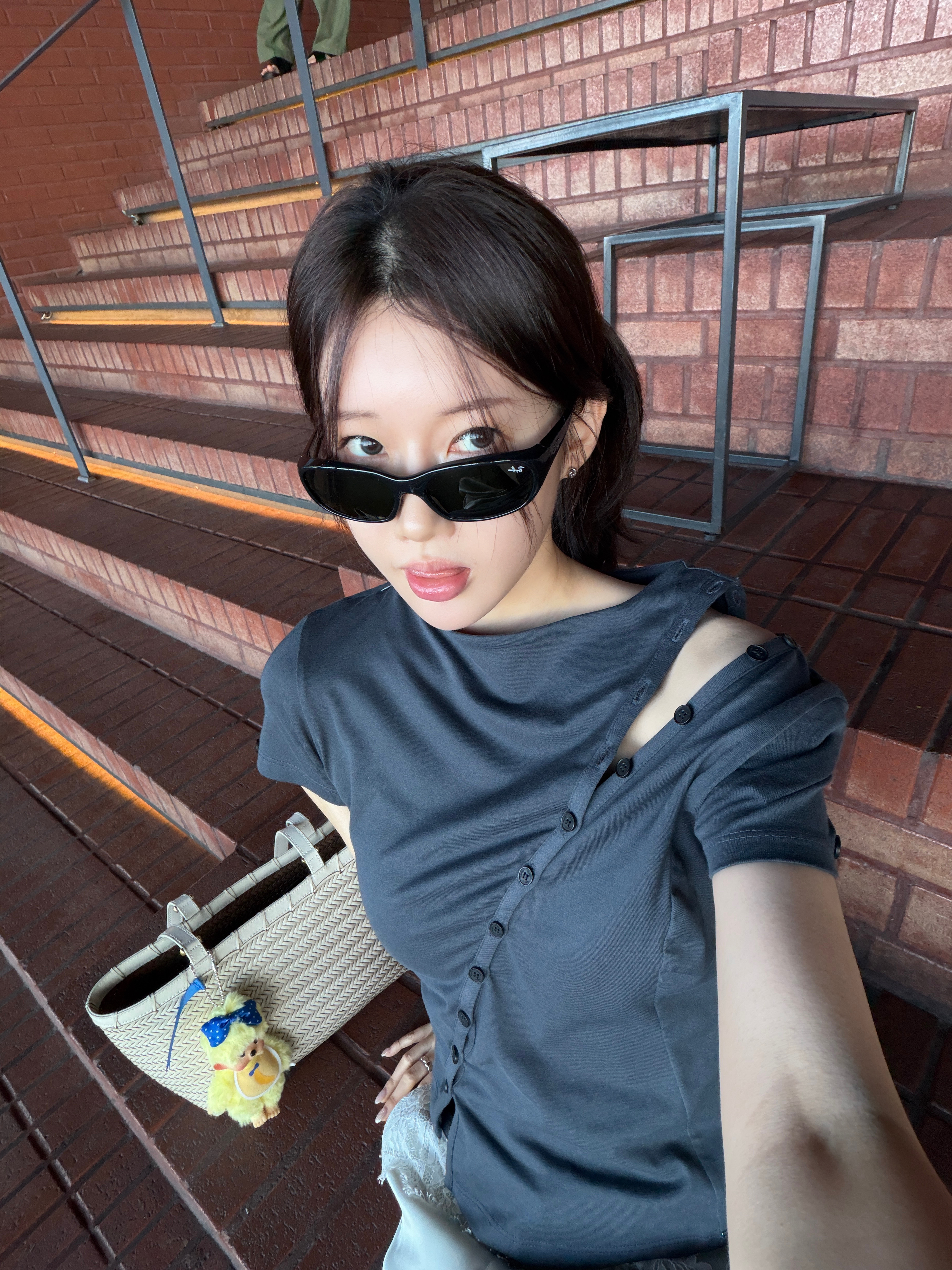 Monchhichi x Tokyo Banana Keychain, Ray-Ban DADDY-O II Polished Black Frame Green Classic G-15 Lenses 착용 스타일