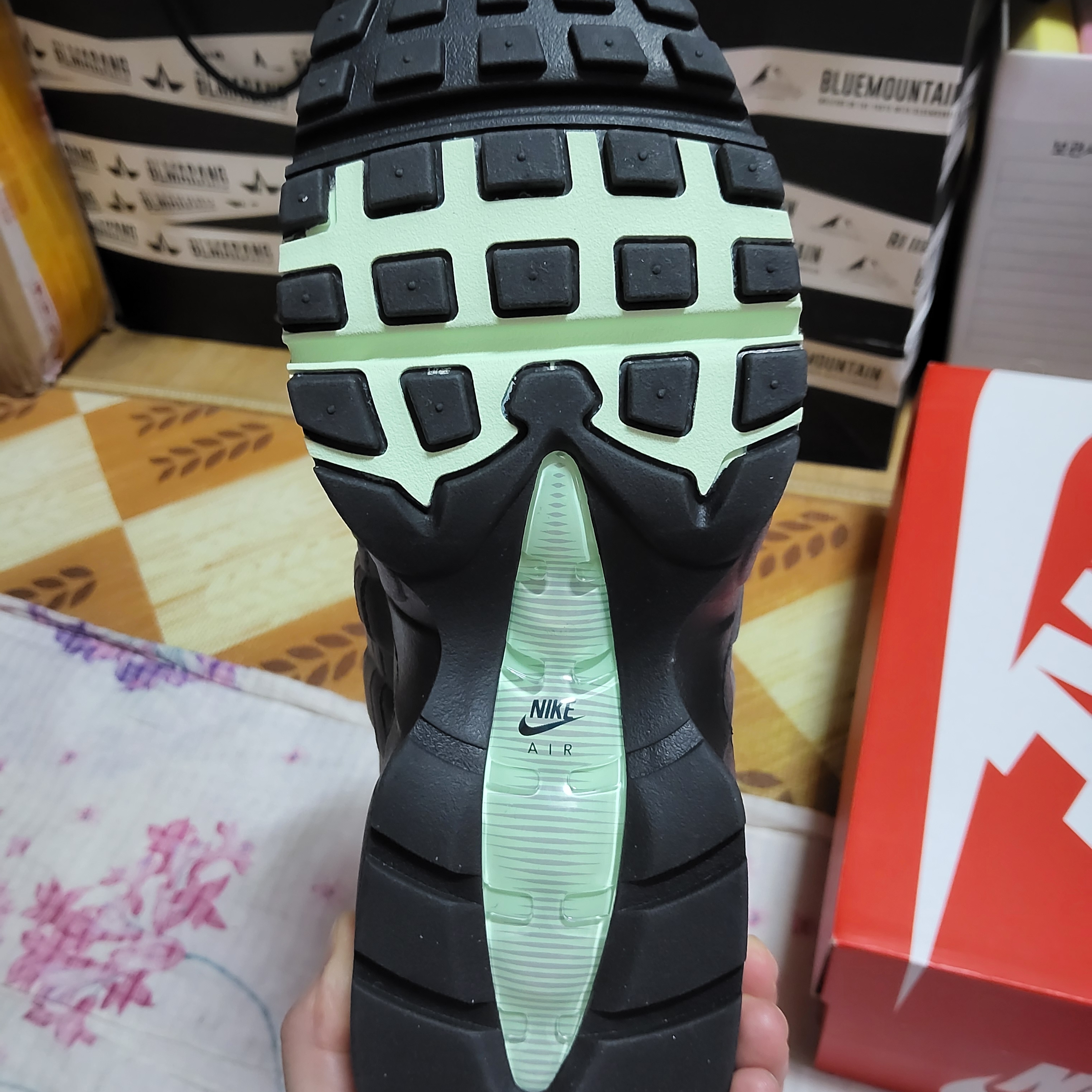 (W) Nike Air Max 95 Big Bubble Black Fresh Mint 착용 스타일 - 10