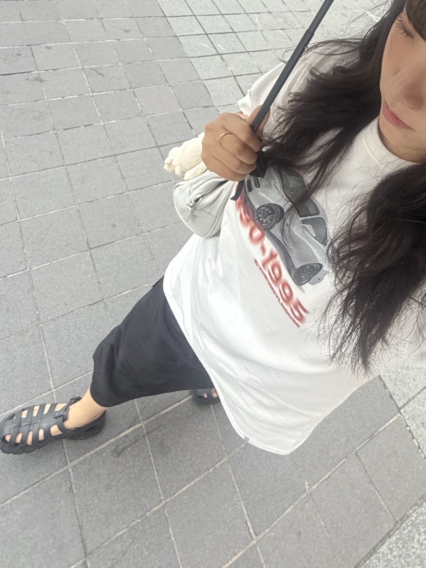 Thevinylhouse Old Car T-Shirt White 착용 스타일 - 5