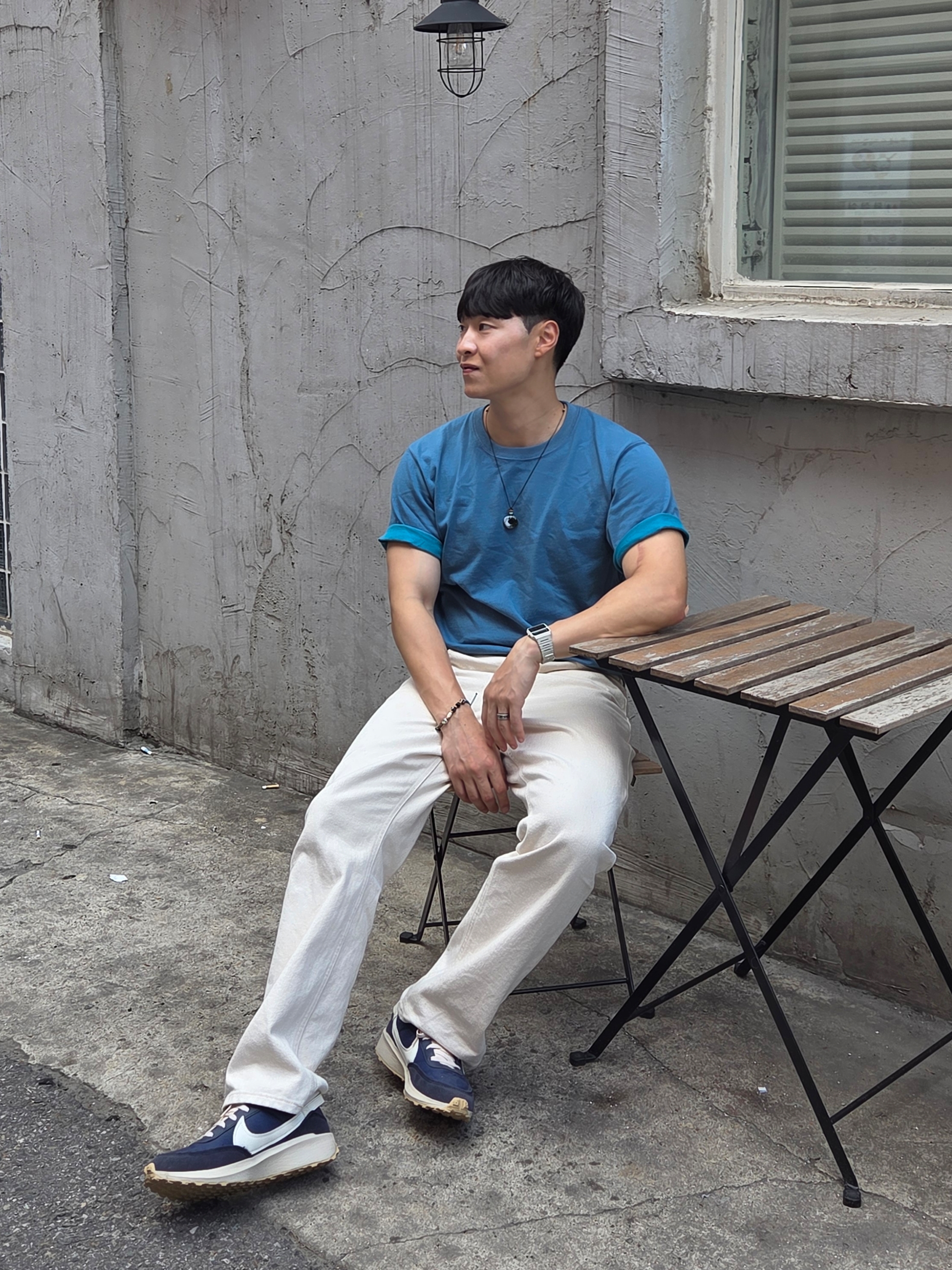 Uniqlo x JW Anderson Bi-Color T-Shirt Blue, Nike Waffle Debut Midnight Navy Sail 착용 스타일 - 3