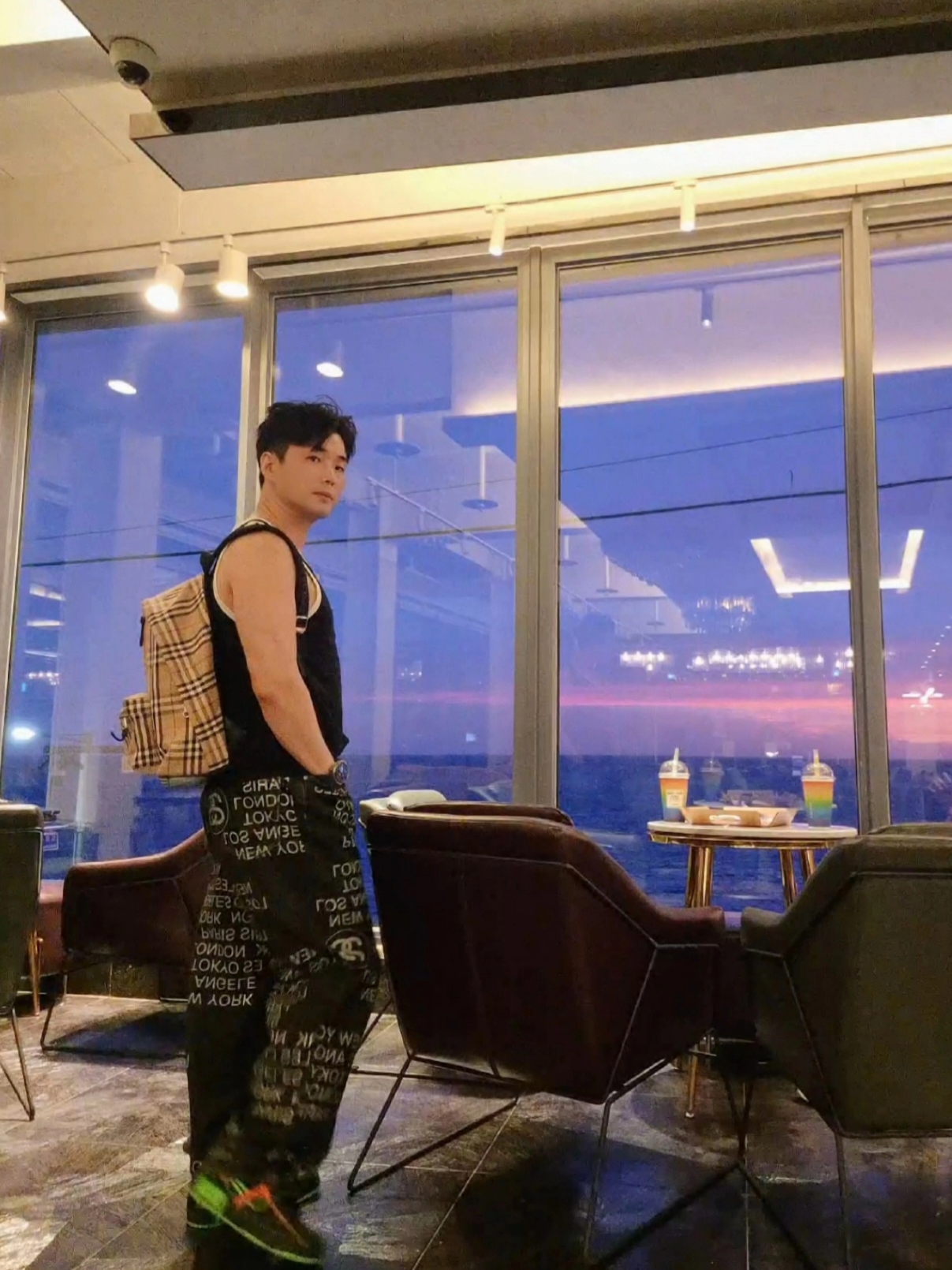 Haleine Contrast Ringer Sleeveless Top Black, Burberry Vintage Check Nylon Backpack Archive Beige 착용 스타일