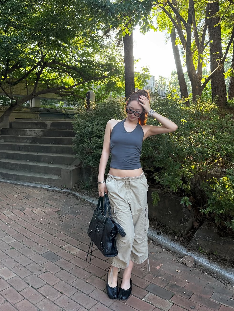 CHOWOO Vintage Military Capri Cargo Pants Washed Beige, CHOWOO Vintage Military Capri Cargo Pants Washed Khaki 착용 스타일 - 3