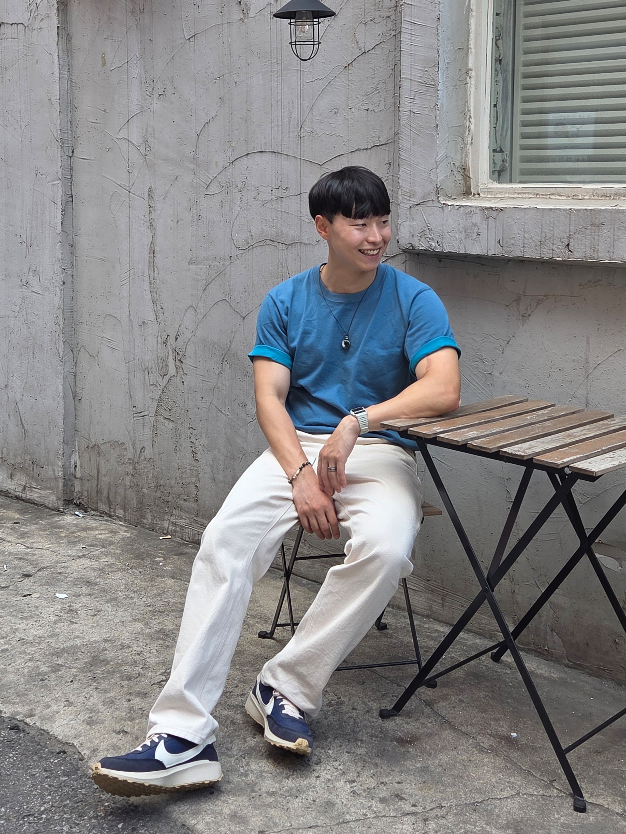Uniqlo x JW Anderson Bi-Color T-Shirt Blue, Nike Waffle Debut Midnight Navy Sail 착용 스타일 - 1
