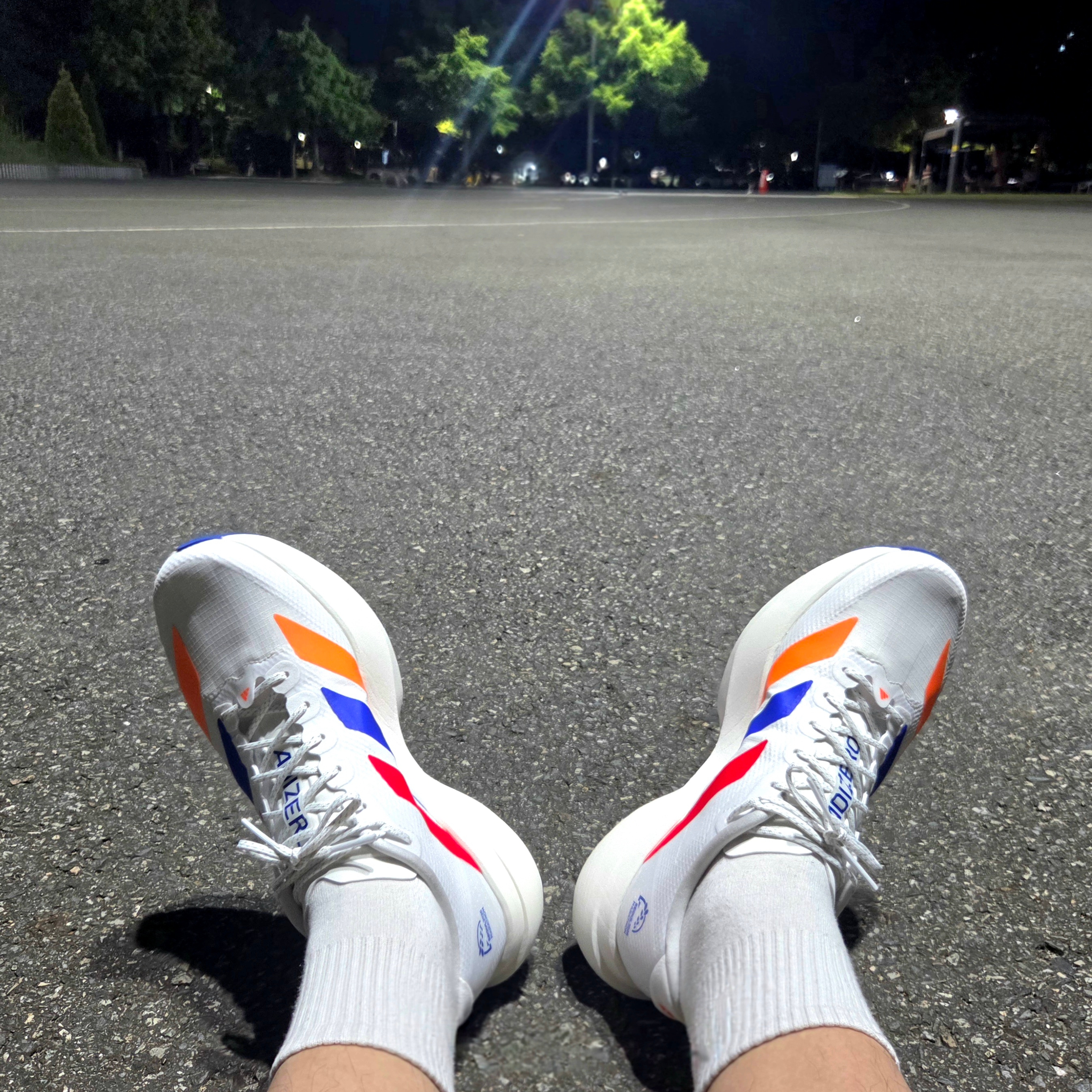 Adidas Adizero Evo SL Woven Cloud White Lucid Red 착용 스타일