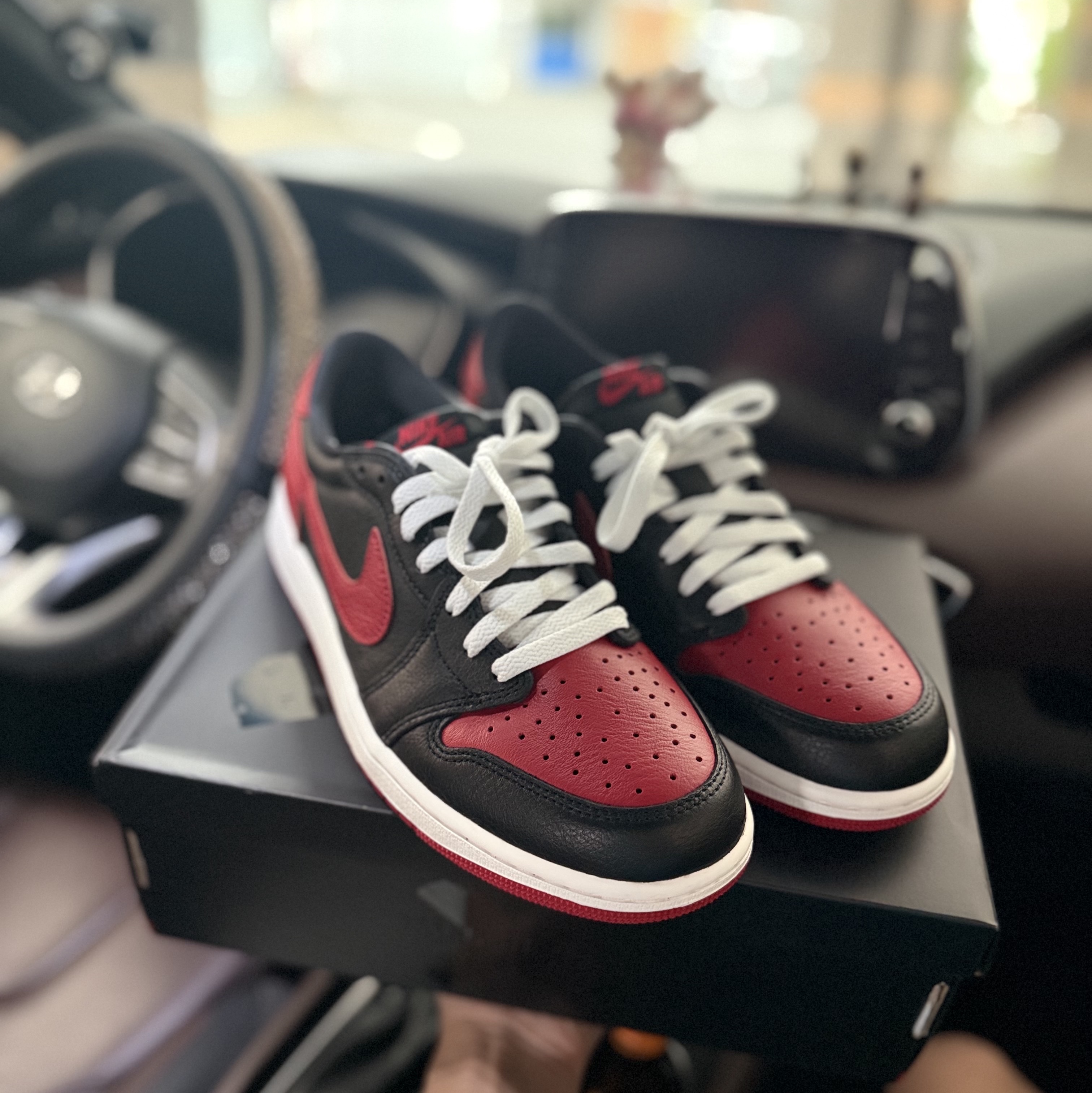 Jordan 1 Retro Low OG Banned 2026 착용 스타일 - 1