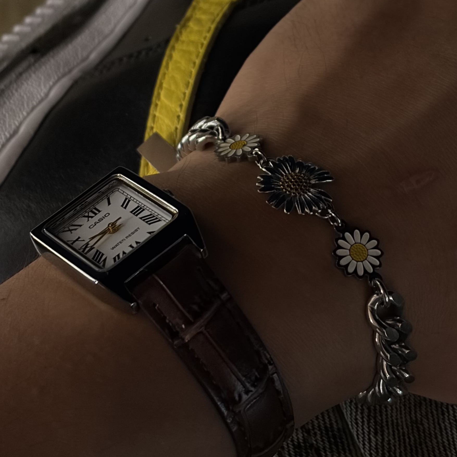 Casio LTP-V007L-7B2 착용 스타일