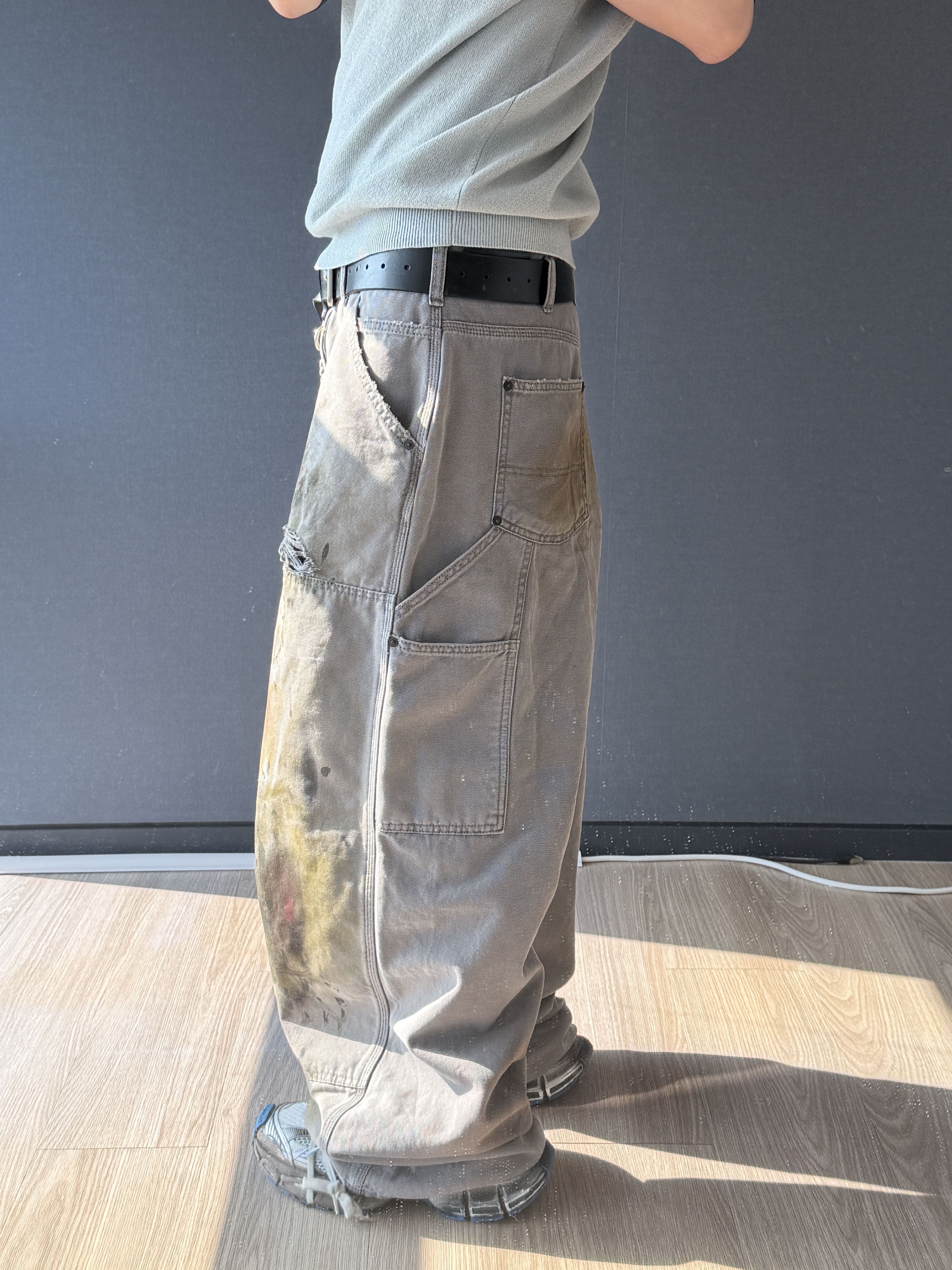 Undermycar Workers Distressed Dirty Painting Carpenter Gray - 25SS 착용 스타일 - 6