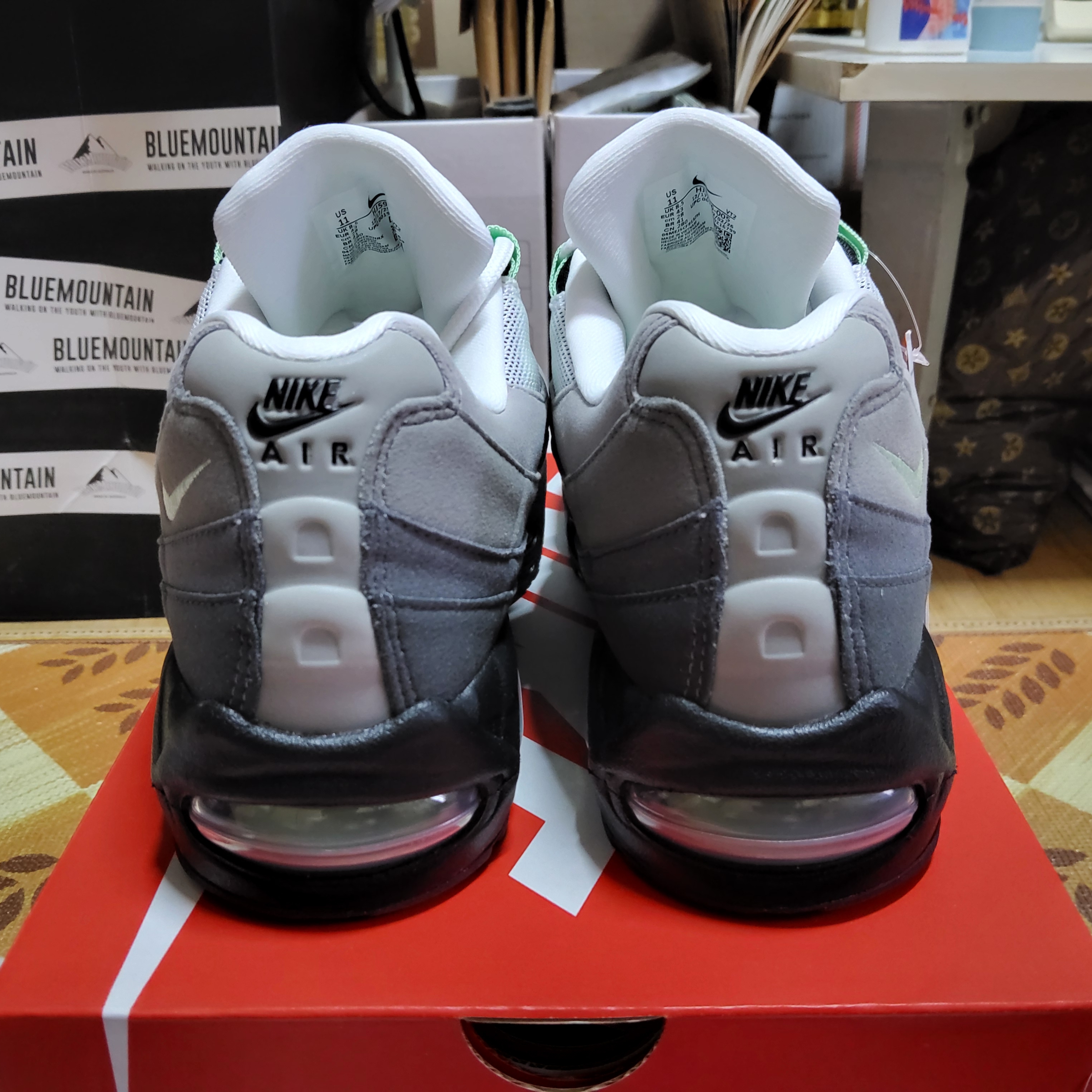 (W) Nike Air Max 95 Big Bubble Black Fresh Mint 착용 스타일 - 3
