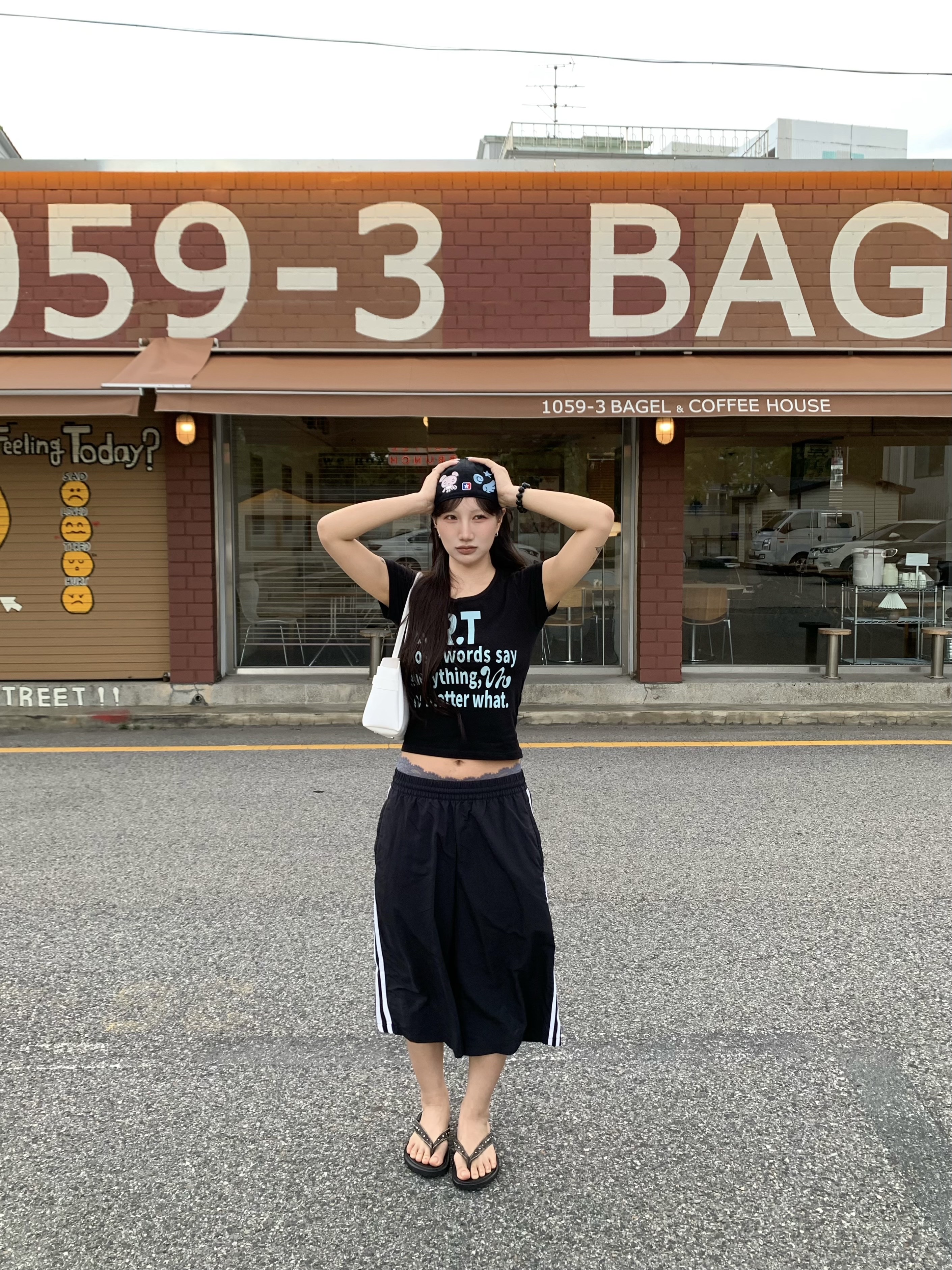 venhit MRT Vivid U-Neck Slim Fit Short Sleeve T-Shirt Black, venhit ECA Puppy Star Cap 착용 스타일 - 5