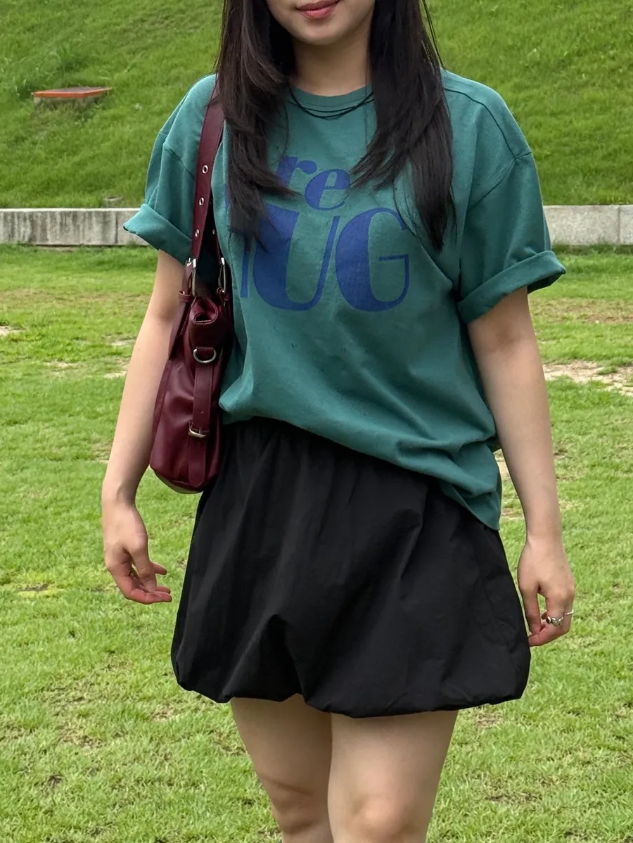 UNIVERSE GARMENT RE HUG Crack T-Shirt Green 착용 스타일 - 2