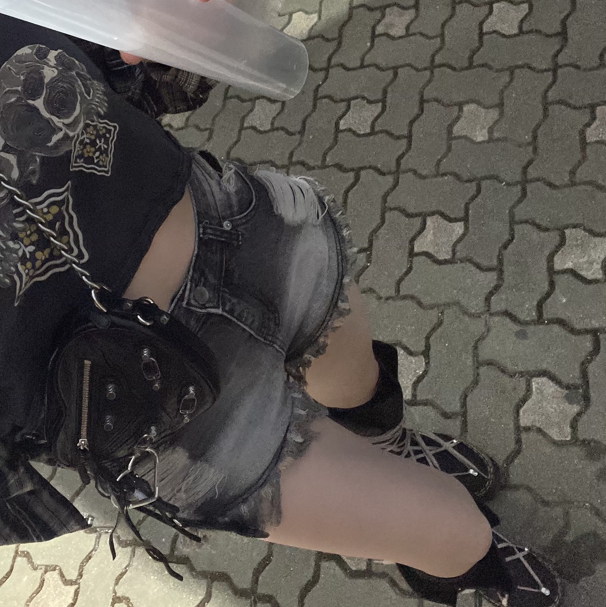 Balenciaga Arena Lambskin Aged Silver Hardware Le Cagole Mini Heart Bag Black, Dr. Martens x Rick Owens 1B60 Quad Sole Pentalace Boots Black 착용 스타일 - 2