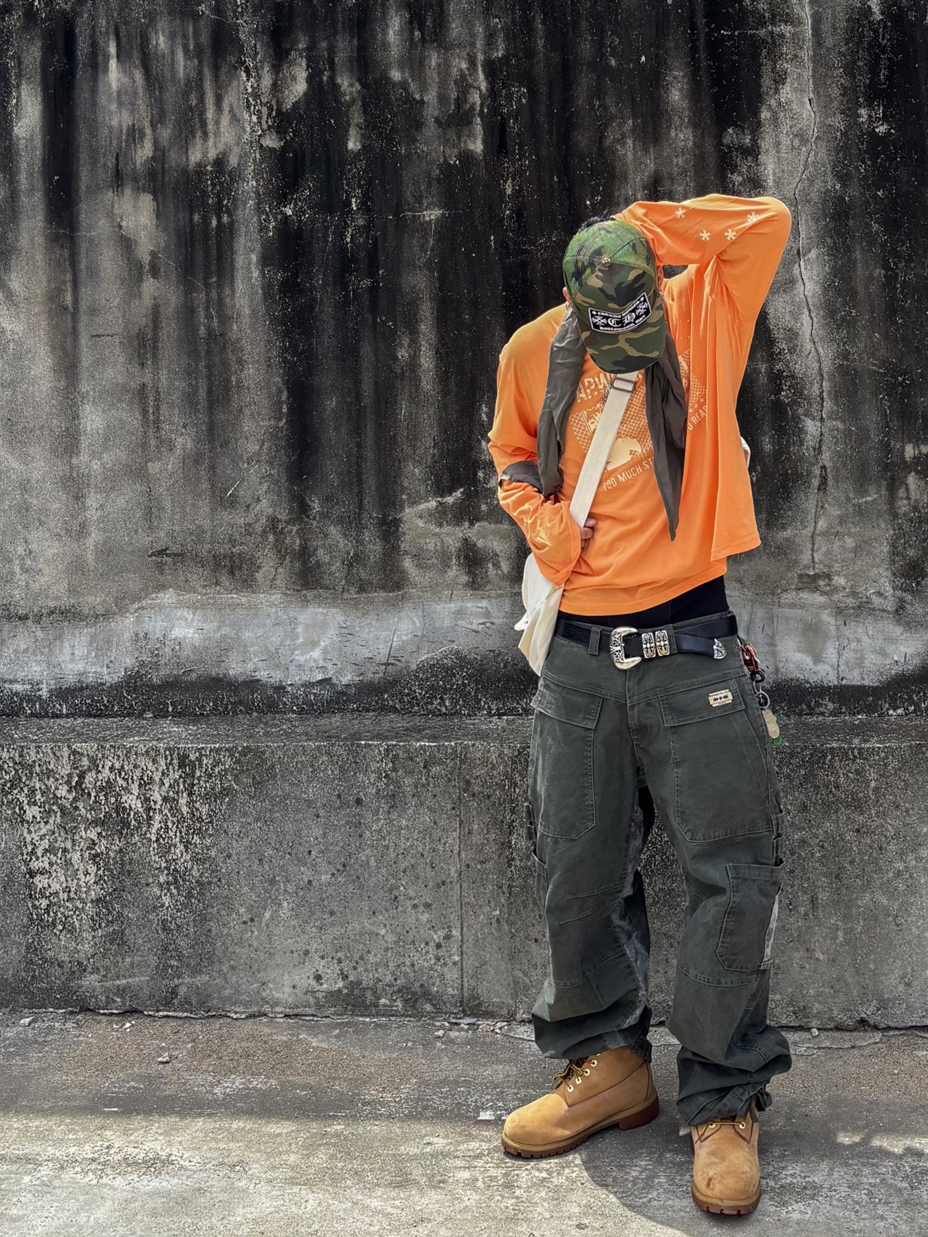 Wapworks Airflow Light Long Sleeve Orange, Chrome Hearts CH Hollywood Trucker Hat Camo 착용 스타일 - 3
