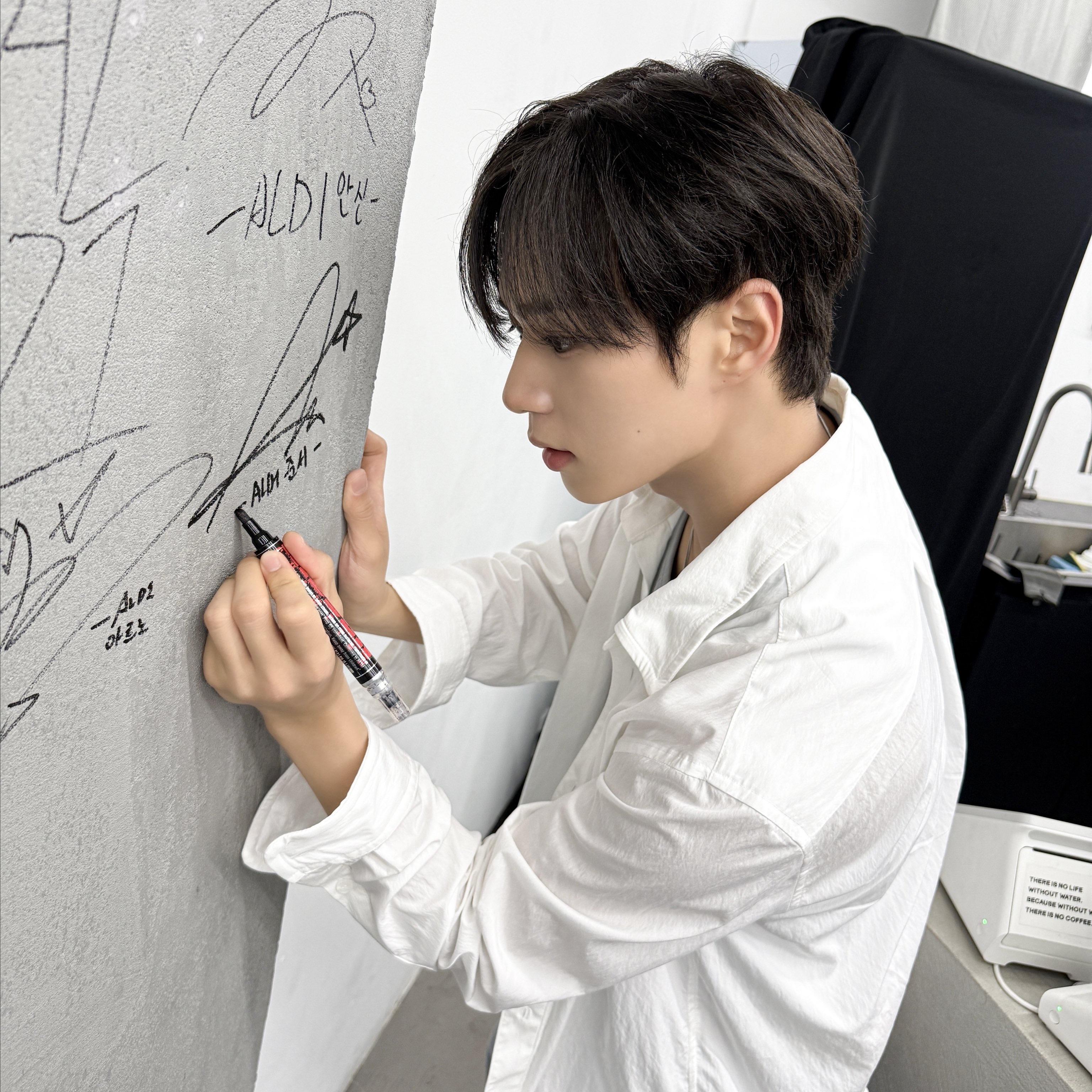 Nonnod Wire Viscose Shirt White 착용 스타일 - 2