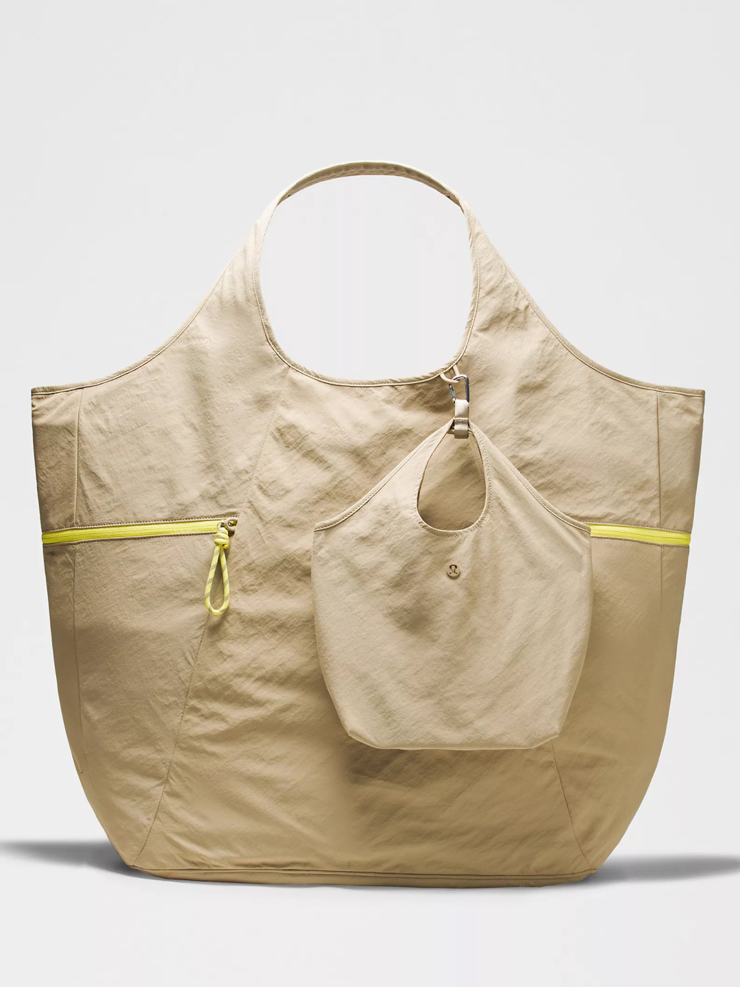 Lululemon Big Ass Bag 80L Rumble Crumble Lime, Lululemon Big Ass Bag 80L Black White 착용 스타일 - 3