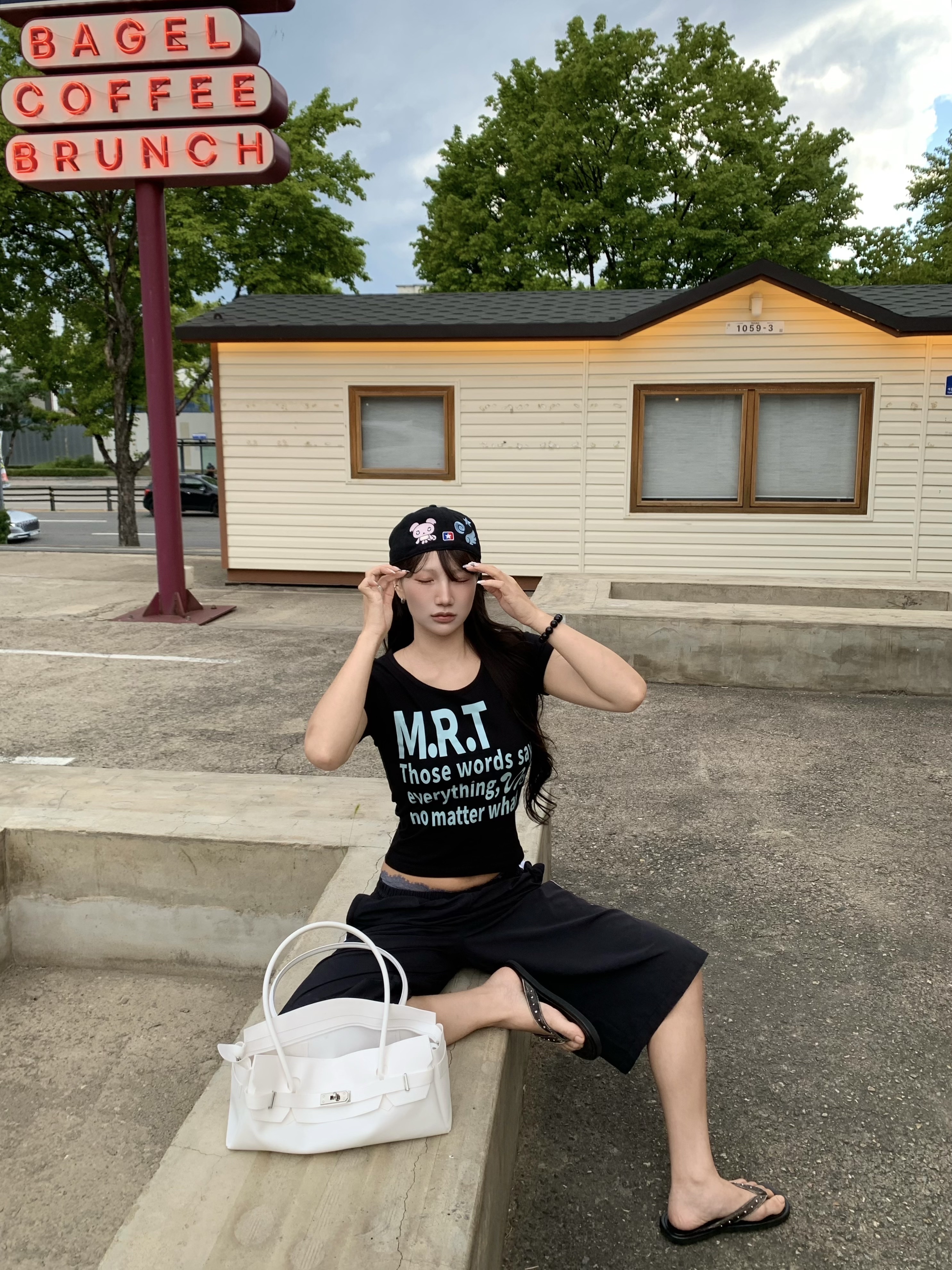 venhit MRT Vivid U-Neck Slim Fit Short Sleeve T-Shirt Black, venhit ECA Puppy Star Cap 착용 스타일 - 6