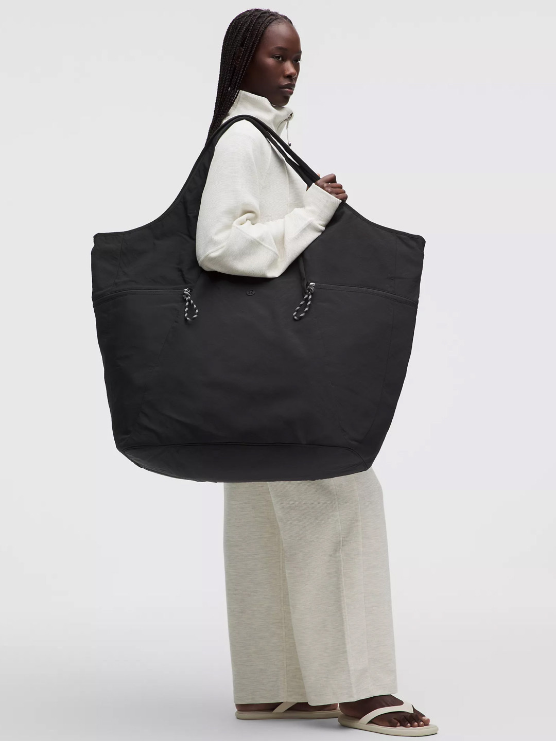 Lululemon Big Ass Bag 80L Rumble Crumble Lime, Lululemon Big Ass Bag 80L Black White 착용 스타일 - 2