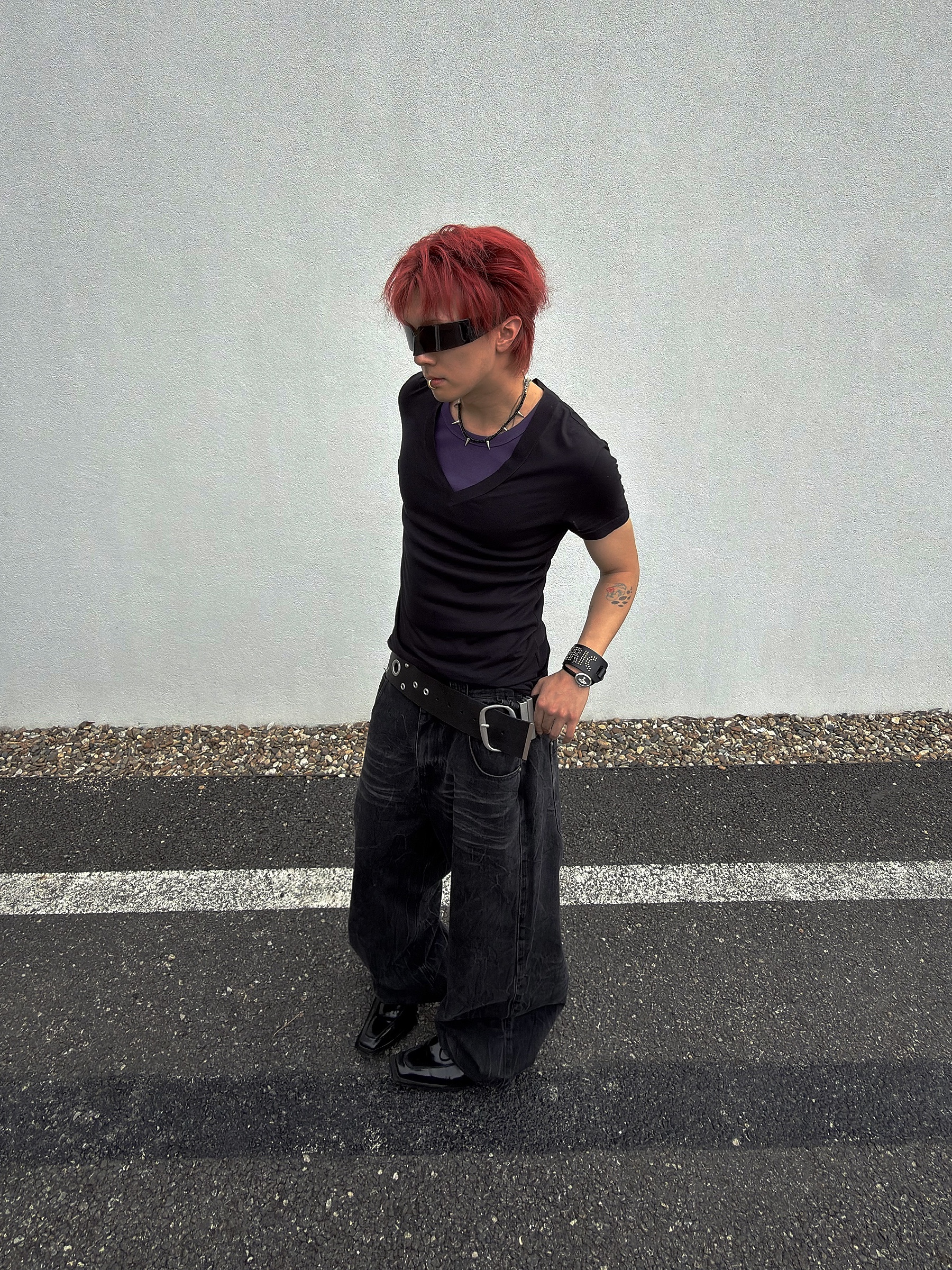 Vacant Archive Rei Stud Wide Belt Black, Vacant Archive Rei Stud Wide Belt Charcoal 착용 스타일 - 4