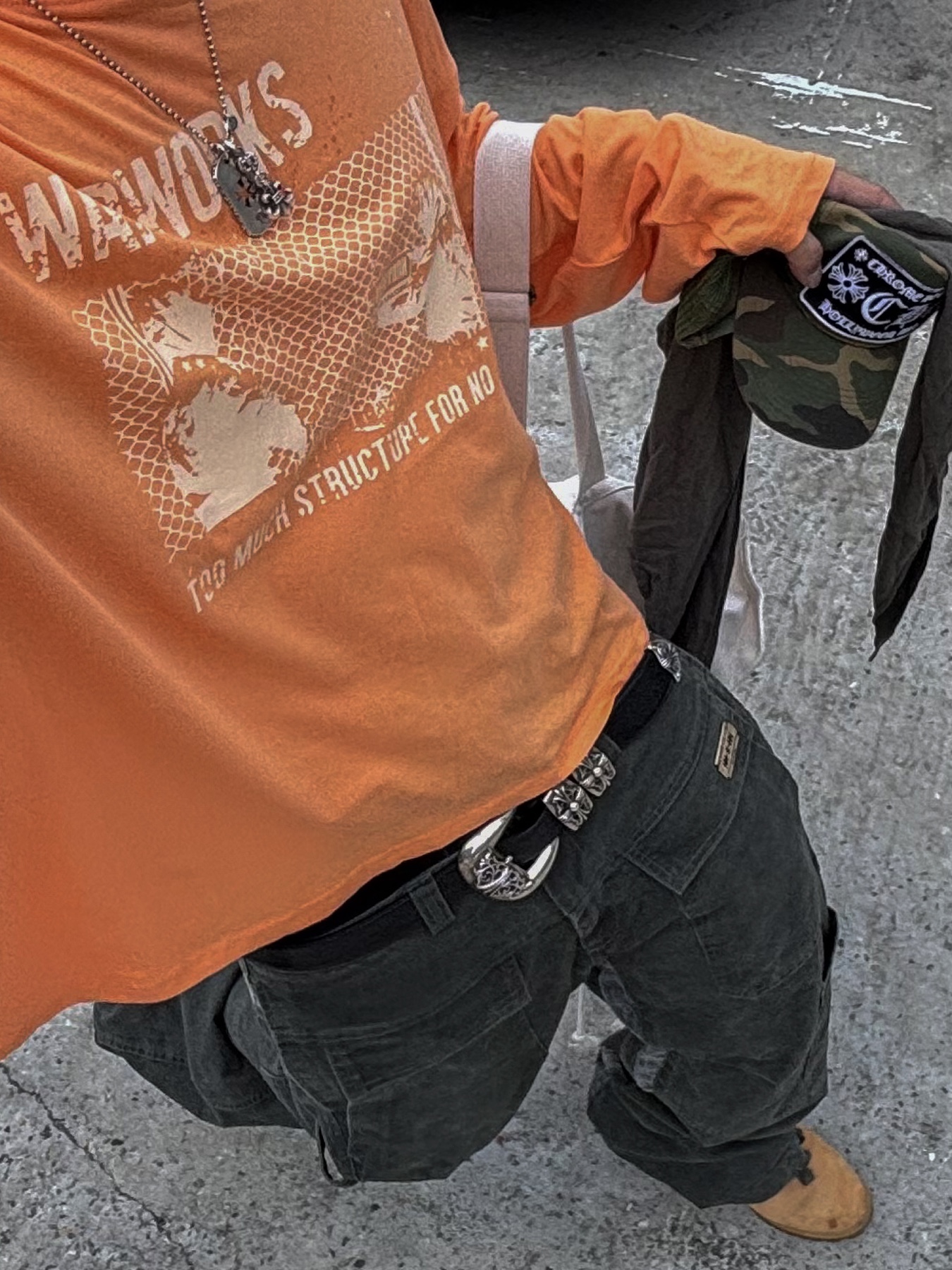 Wapworks Airflow Light Long Sleeve Orange, Chrome Hearts CH Hollywood Trucker Hat Camo 착용 스타일 - 2