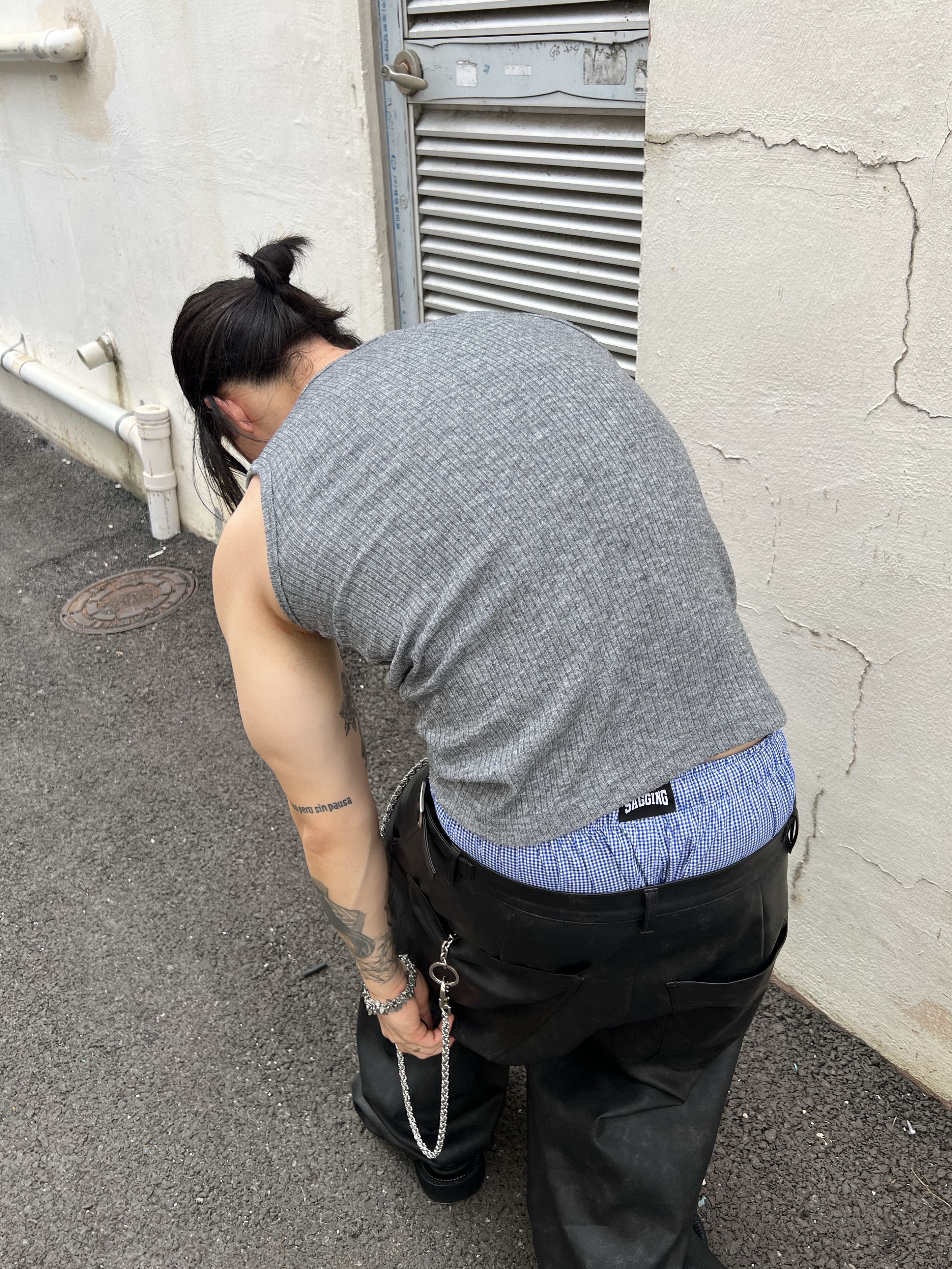 MJD x Koin Seoul 3D Knee Eco Leather Pants Black, Hono Report Leaf Bracelet 착용 스타일 - 3