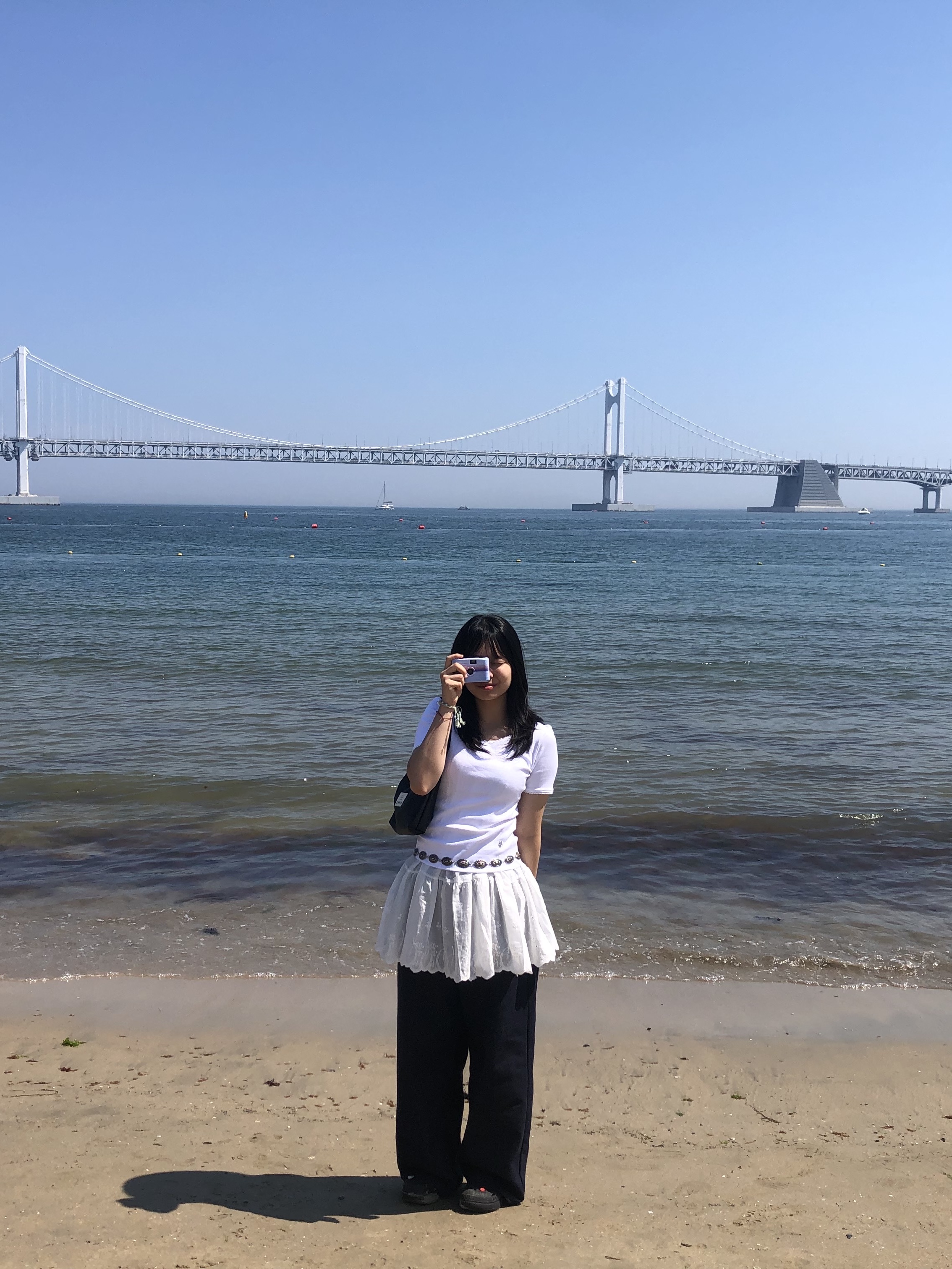 Emis Emis Hobo Bag Black, (W) Crocs Classic Platform Clog Black 착용 스타일 - 1