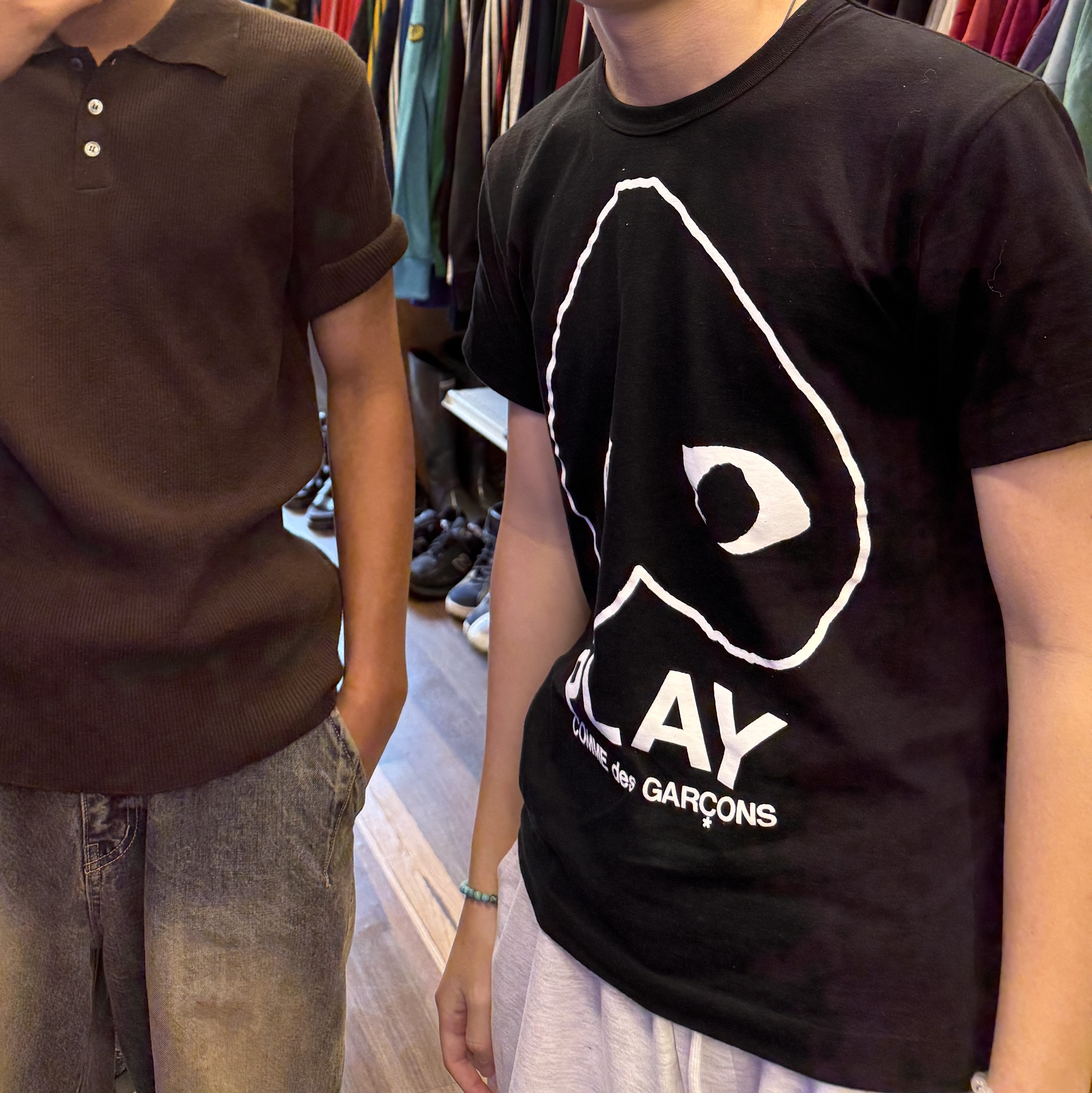 Play Comme Des Garcons Inverted Heart Logo T-Shirt Black 착용 스타일